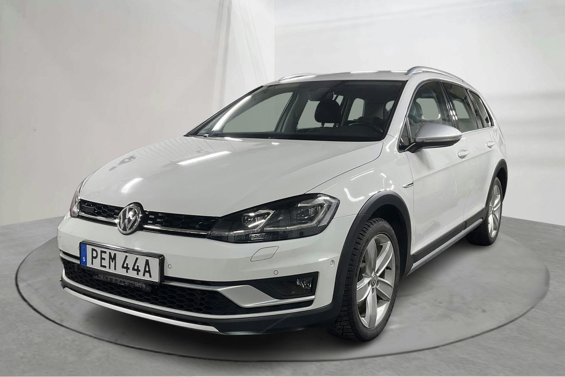 Presentation photo 1 of 17: VW Golf Alltrack 2.0 TDI 4MOTION (184hk) - 38 800 km - Automatic - white - 2020