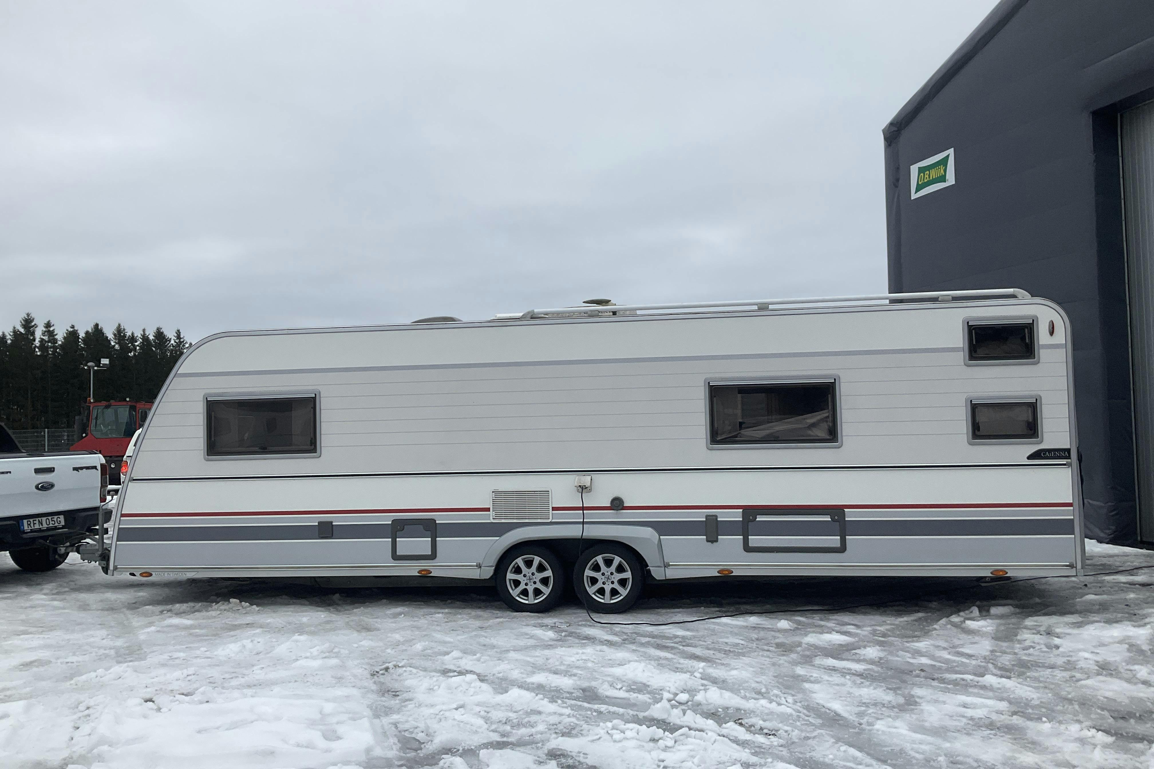 Presentationsfoto 2 av 28: CABBY CAiENNA 800 Husvagn med AC - 0 km - vit - 2012