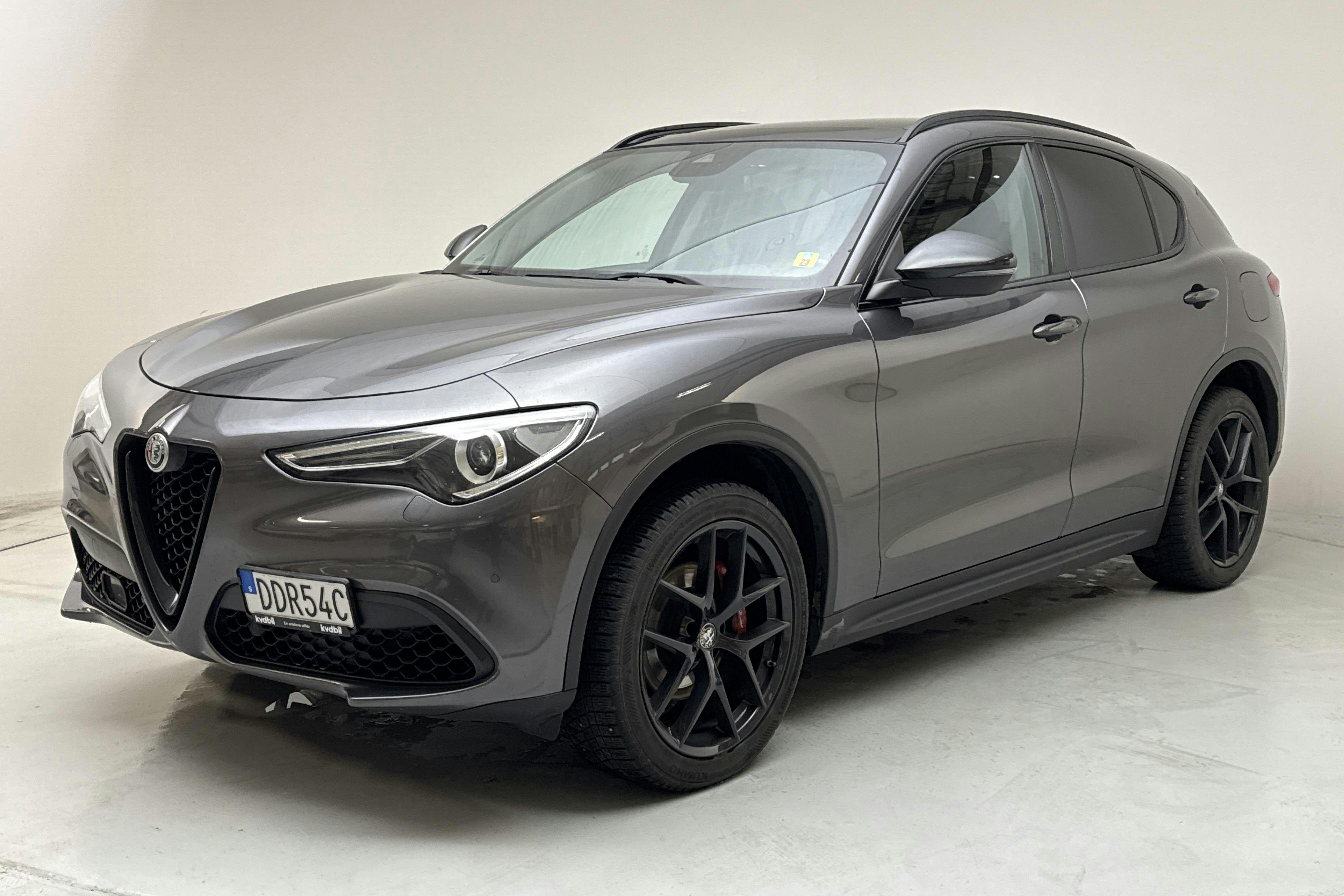 Presentation photo 1 of 16: Alfa Romeo Stelvio 2.0 AWD (280hk) - 105 430 km - Automatic - gray - 2019