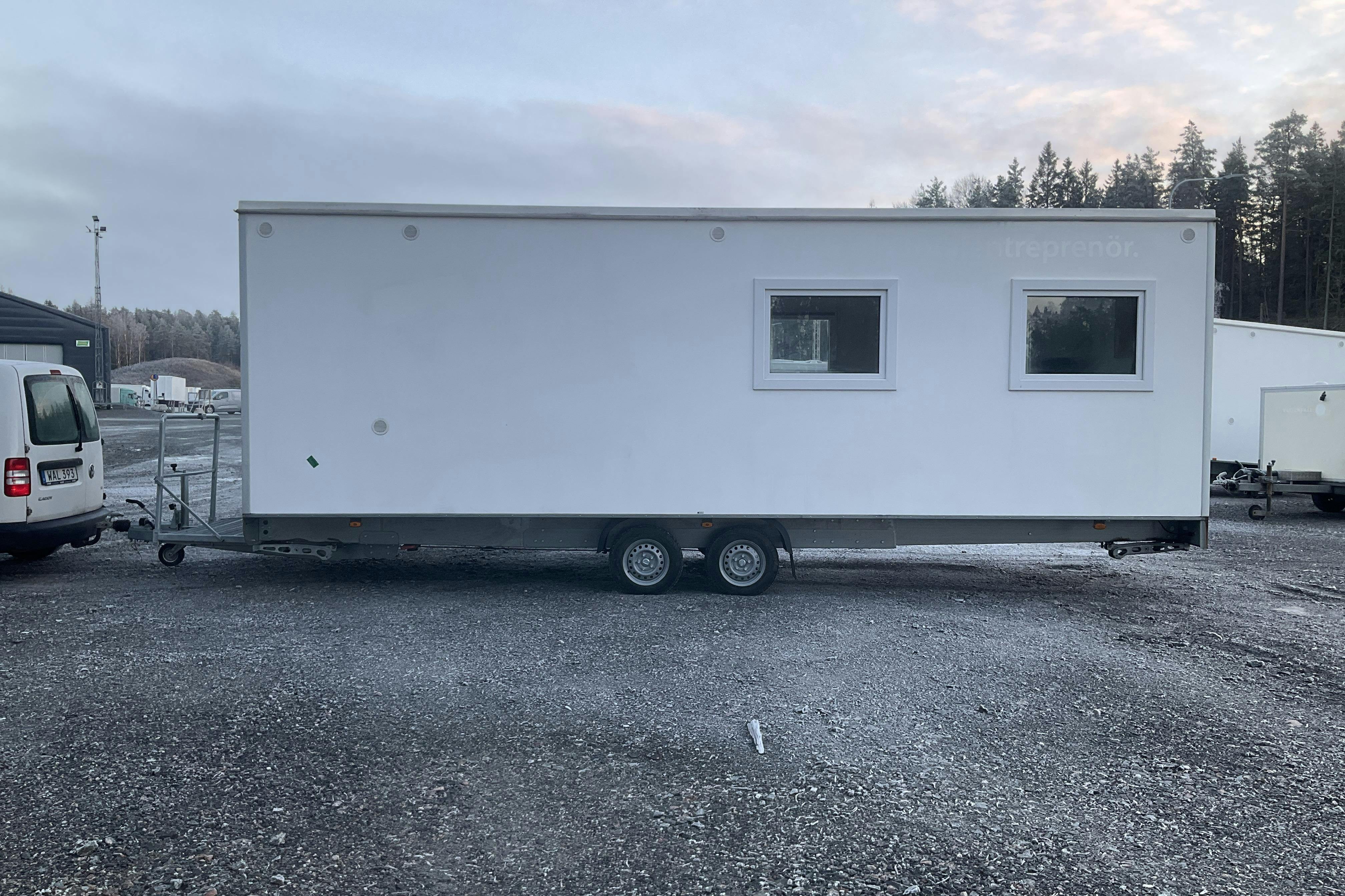 Esittelykuva 2 osoitteesta 17: ALRO METAL Manskapsvagn - 0 km - valkoinen - 2021