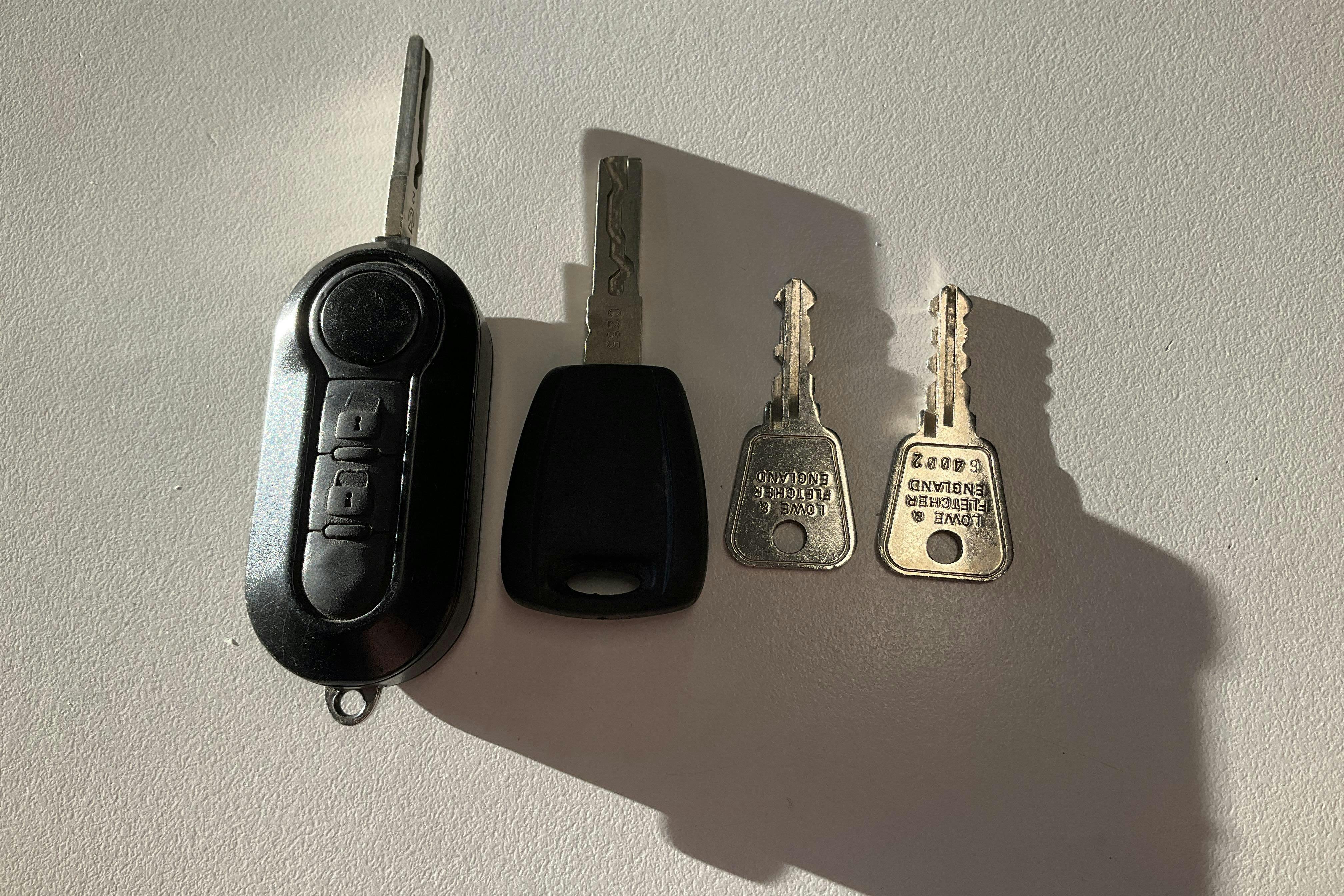 Presentation photo 15 of 15: PEUGEOT Boxer 2.2 HDI EQUI-TREK SONIC Hästtransport - 197 090 km - Manual - white - 2014