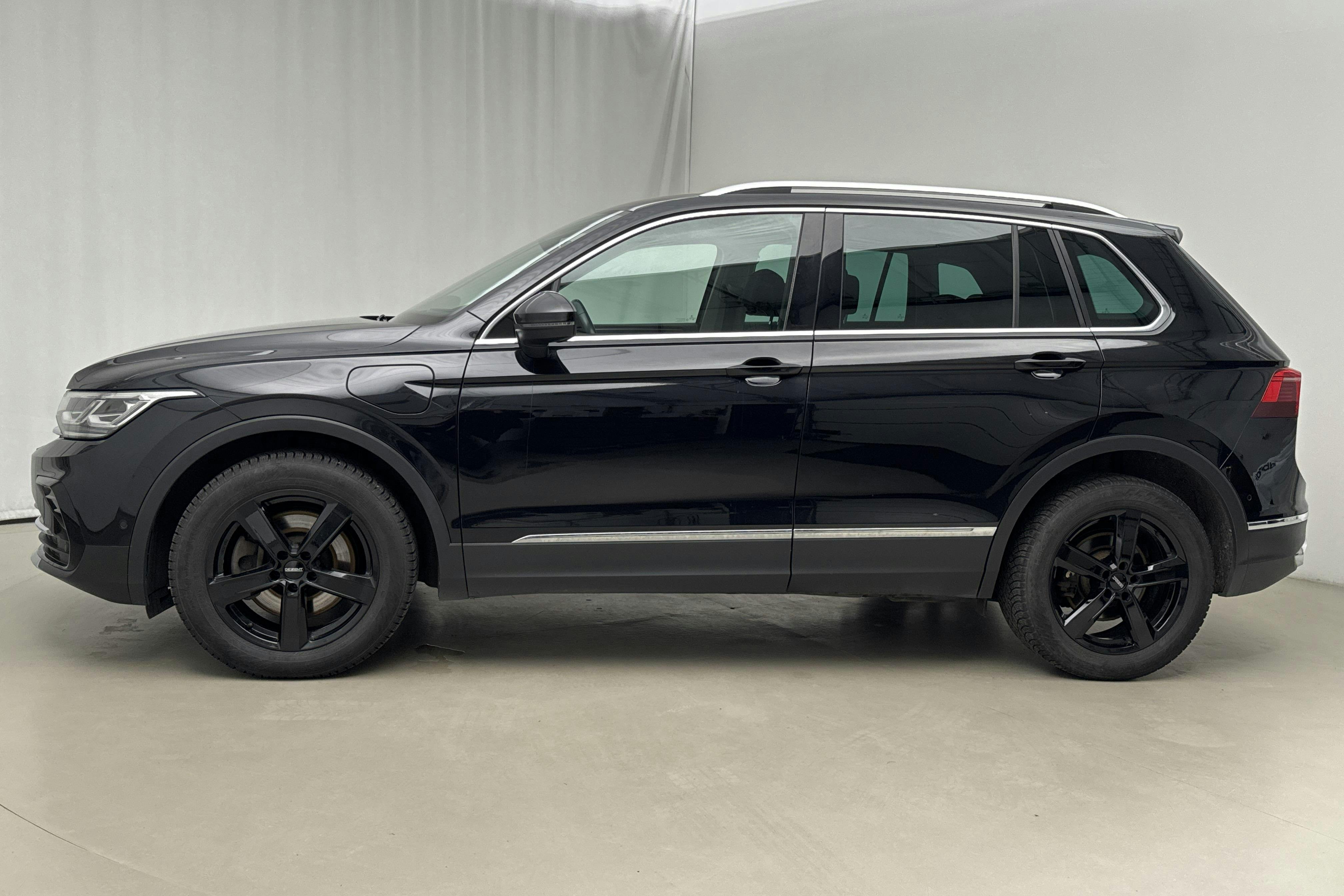 Presentation photo 2 of 20: VW Tiguan 1.4 TSI eHybrid (245hk) - 133 450 km - Automatic - black - 2022