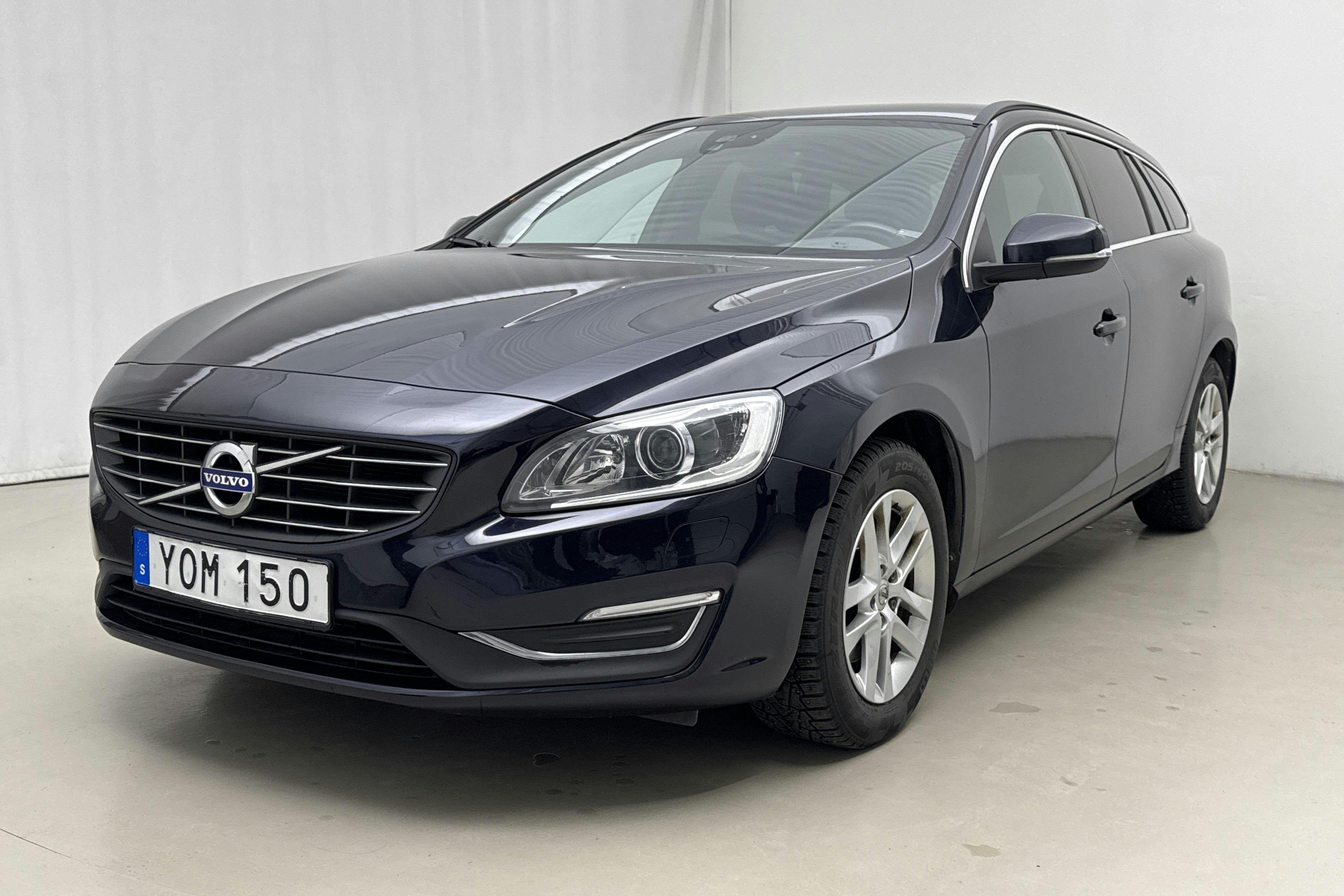 Esitlusfoto 1 aadressil 20: Volvo V60 D4 (190hk) - 116 290 km - Automaatne - Dark Blue - 2018