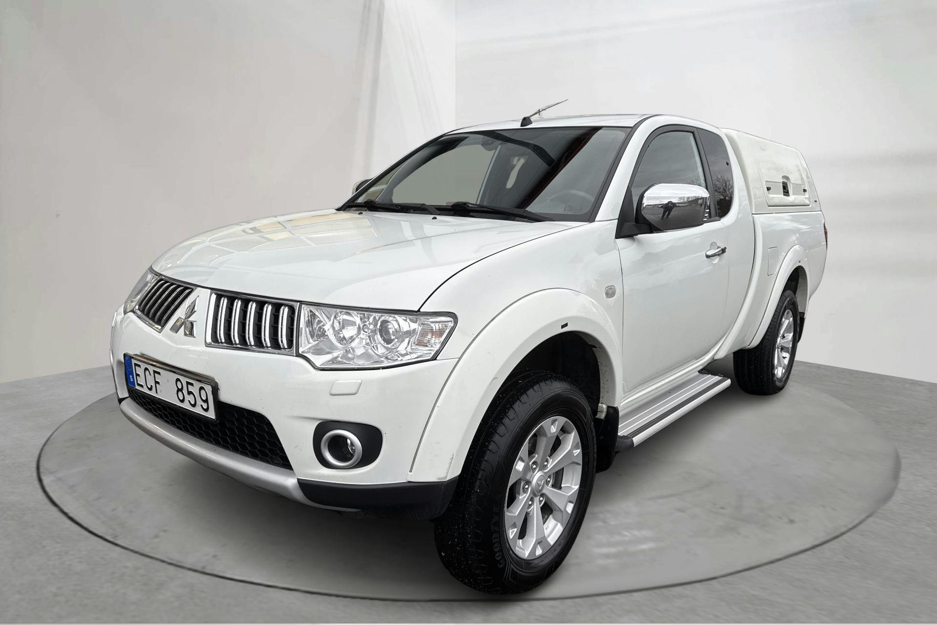 Esittelykuva 1 osoitteesta 14: Mitsubishi L200 2.5 DI-D (178hk) - 120 410 km - Manuaalinen - valkoinen - 2012