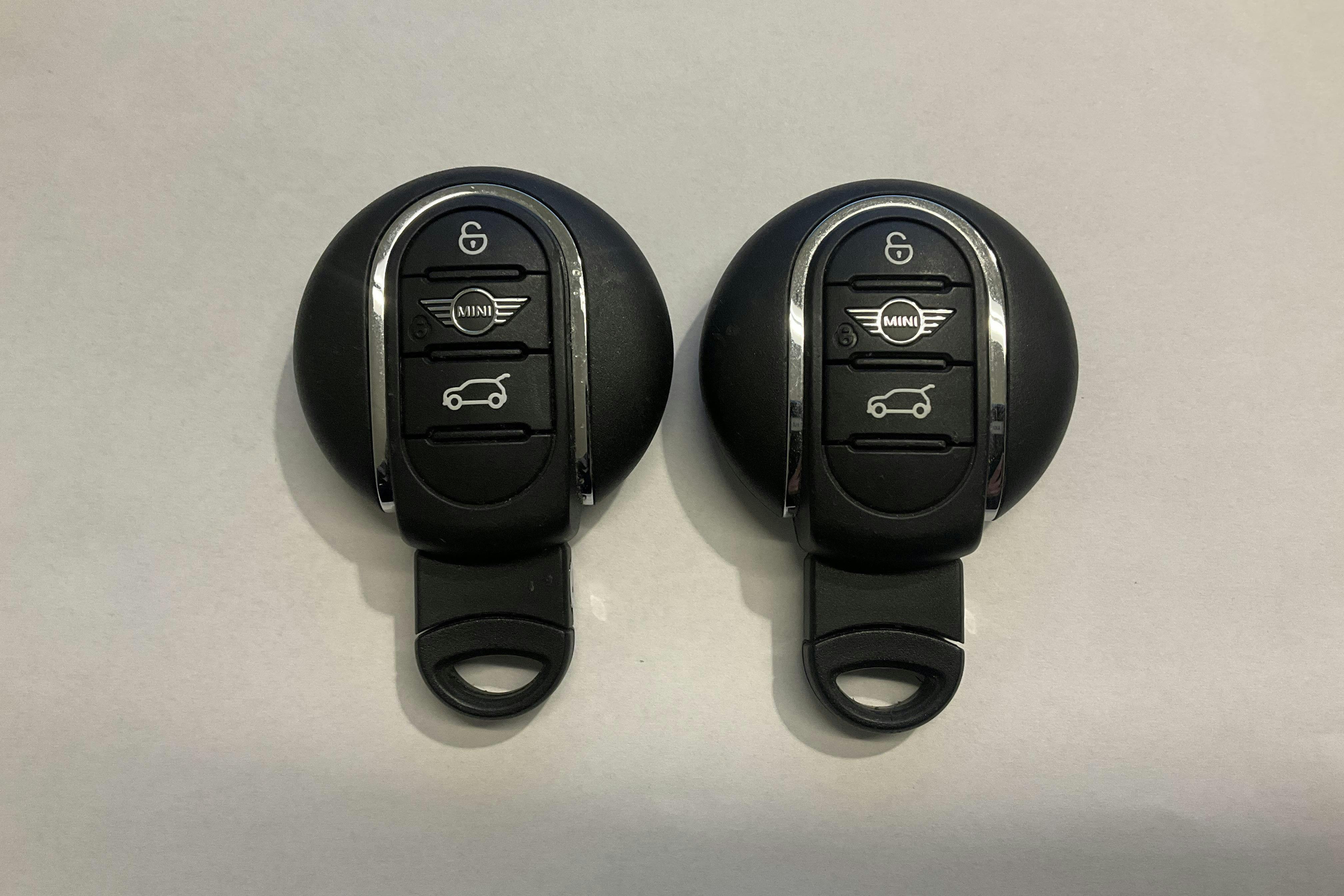 Presentation photo 17 of 17: MINI Cooper Cabriolet, F57 LCI (136hk) - 21 430 km - Automatic - white - 2023