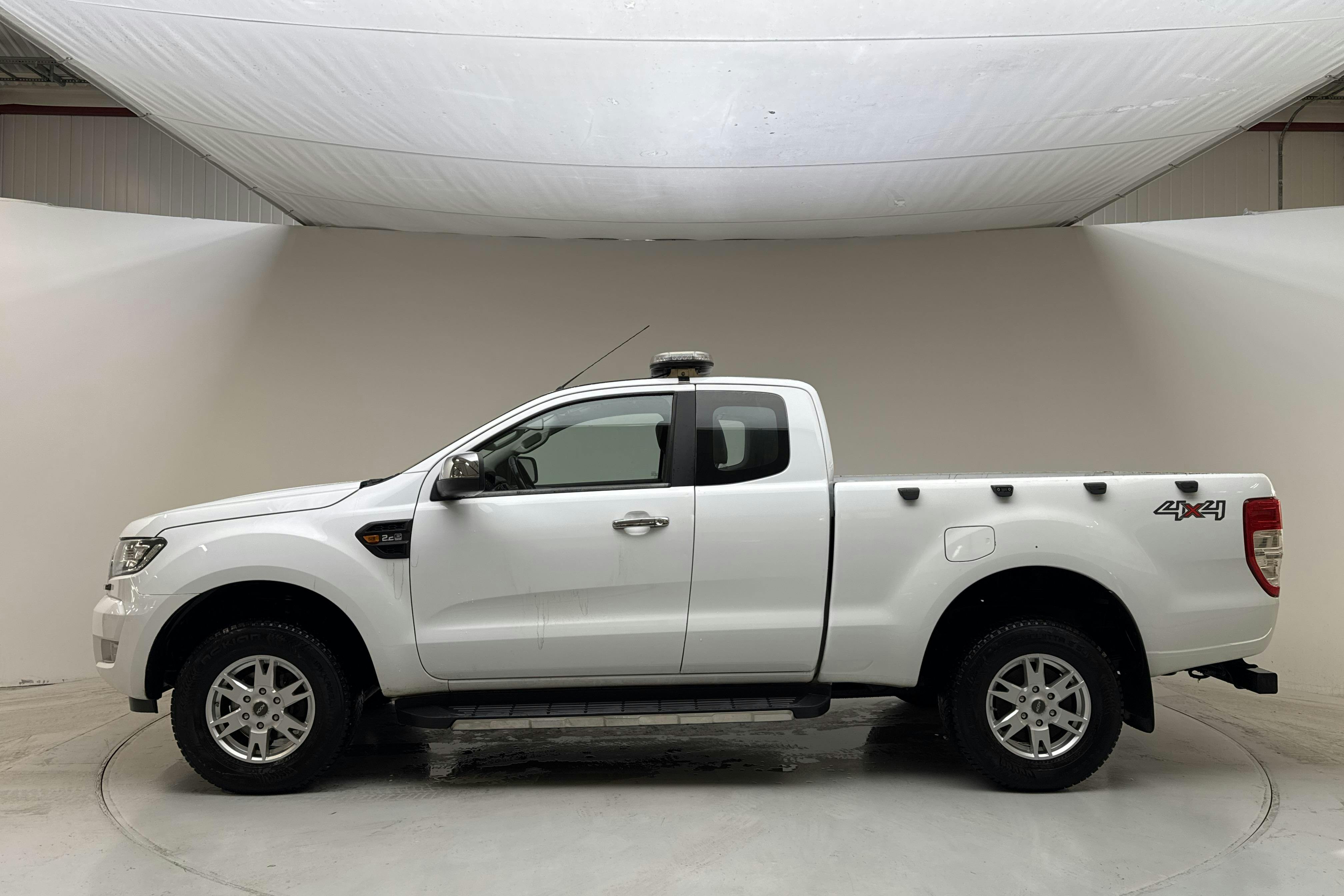 Presentation photo 2 of 12: Ford Ranger 2.2 TDCi 4WD (160hk) - 87 290 km - Manual - white - 2017
