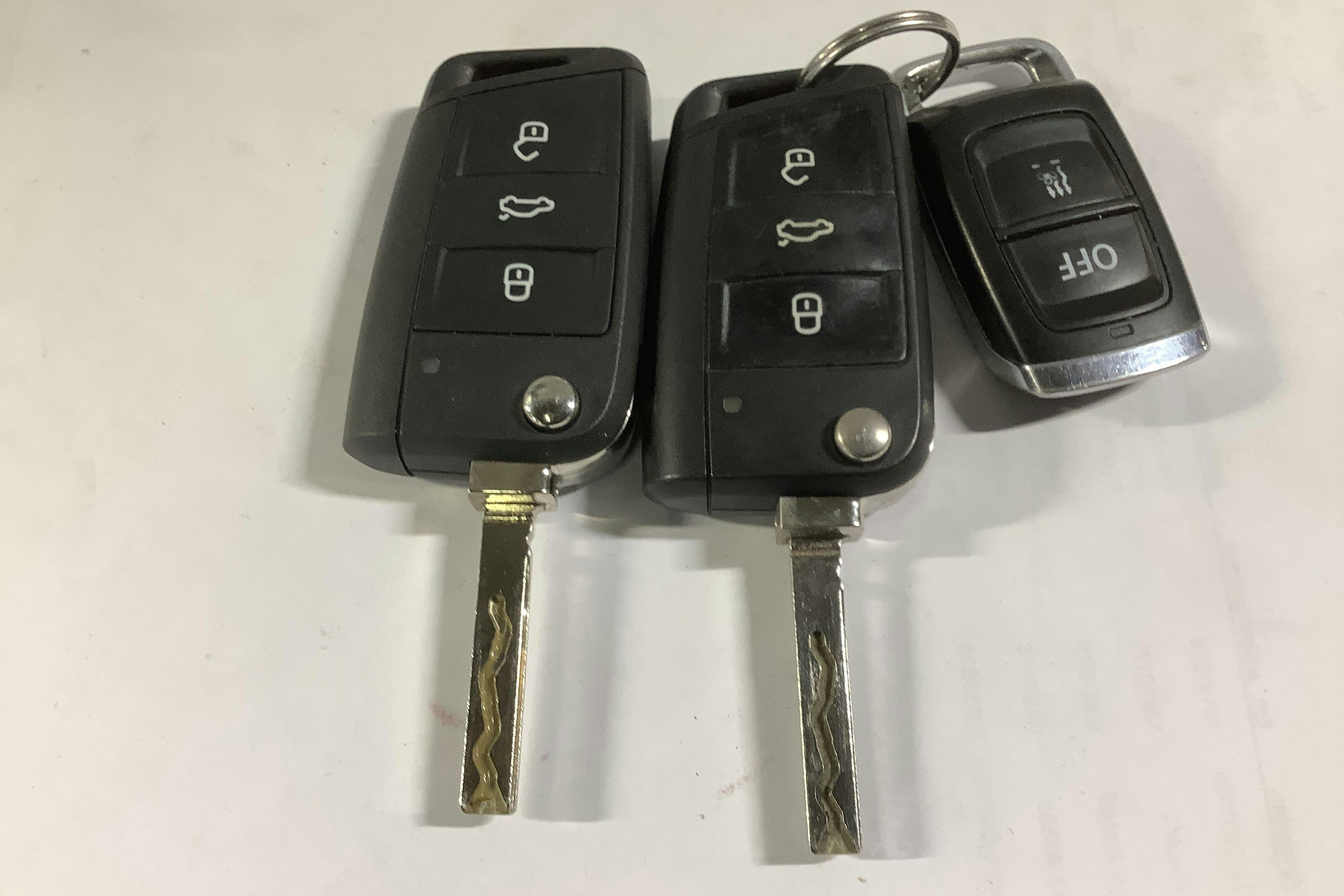 Presentation photo 15 of 15: Skoda Karoq 2.0 TDI 4X4 (150hk) - 165 220 km - Automatic - white - 2019