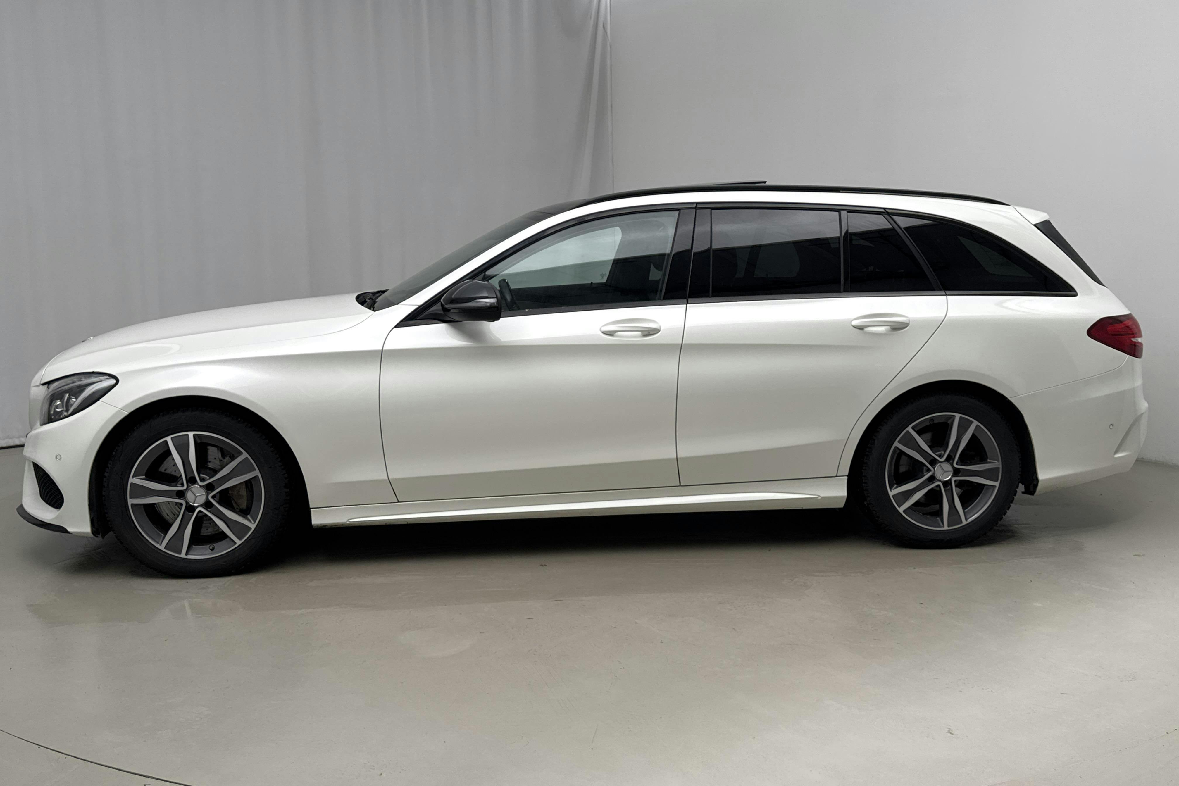 Presentation photo 2 of 15: Mercedes C 250 d 4MATIC Kombi S205 (204hk) - 137 350 km - Automatic - white - 2018