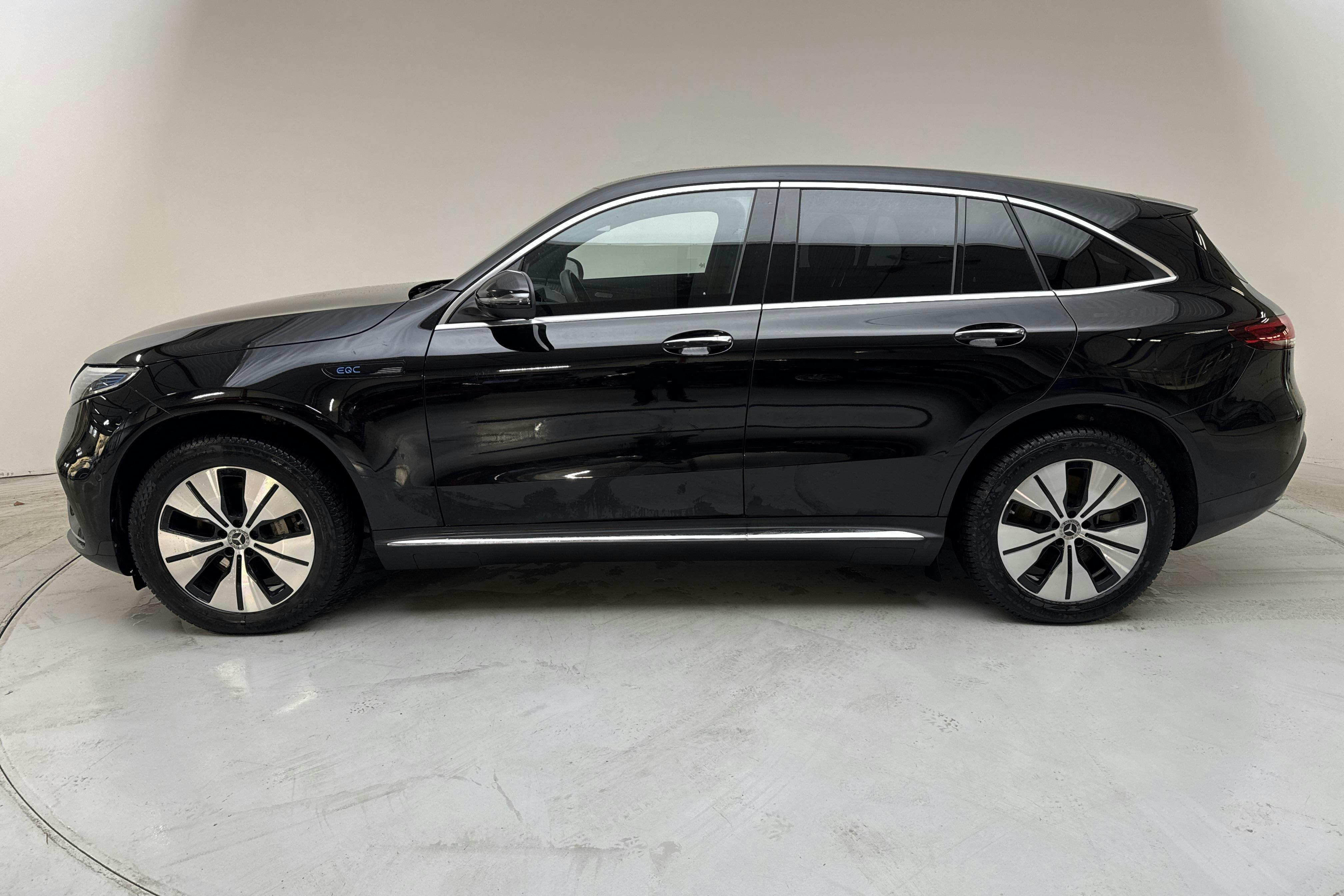 Presentation photo 2 of 19: Mercedes EQC 400 4MATIC 80kWh N293 (408hk) - 104 250 km - Automatic - black - 2023