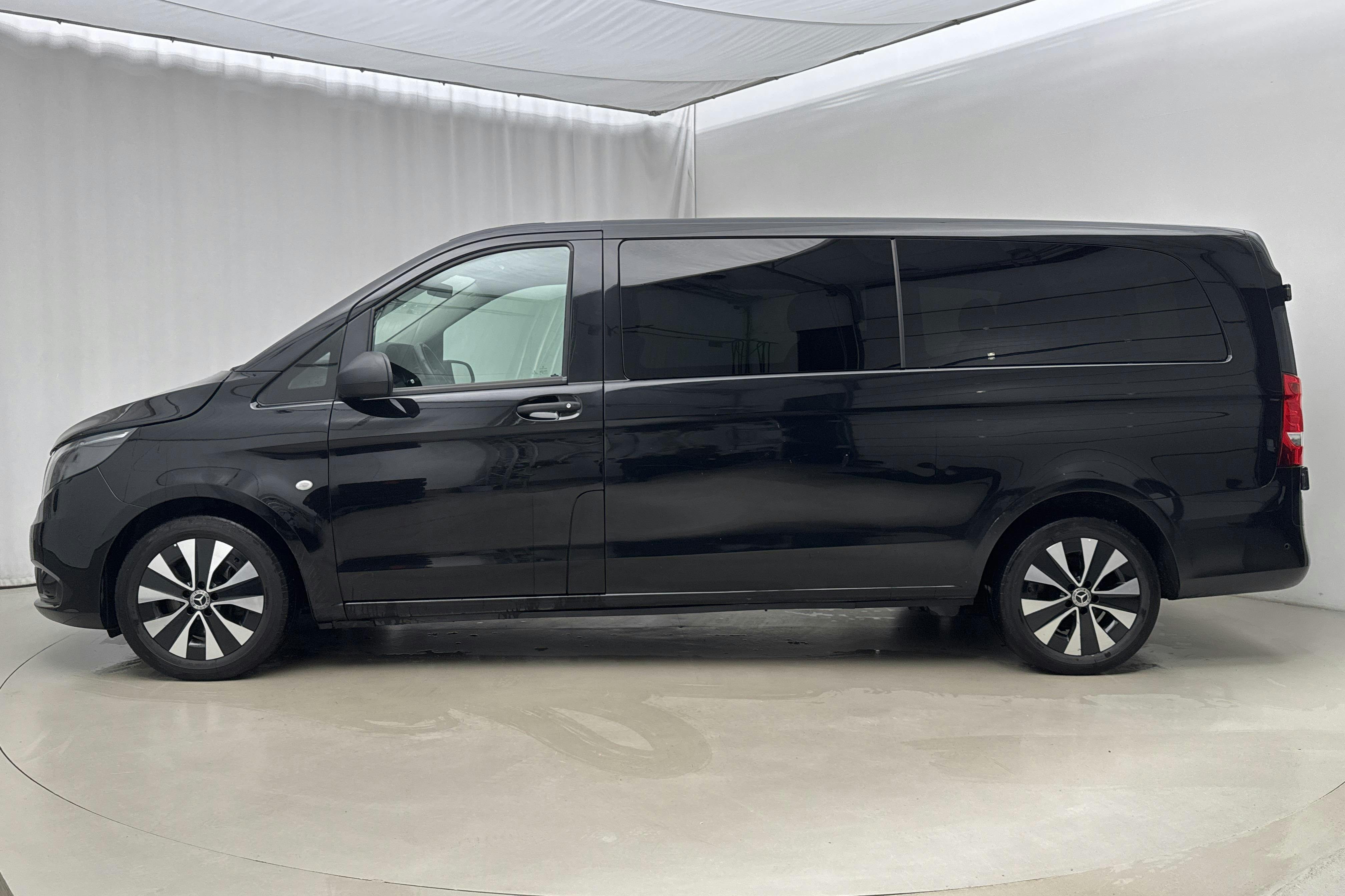 Presentationsfoto 2 av 17: Mercedes Vito 116 CDI W640 (163hk) - 15 727 mil - Automat - svart - 2020