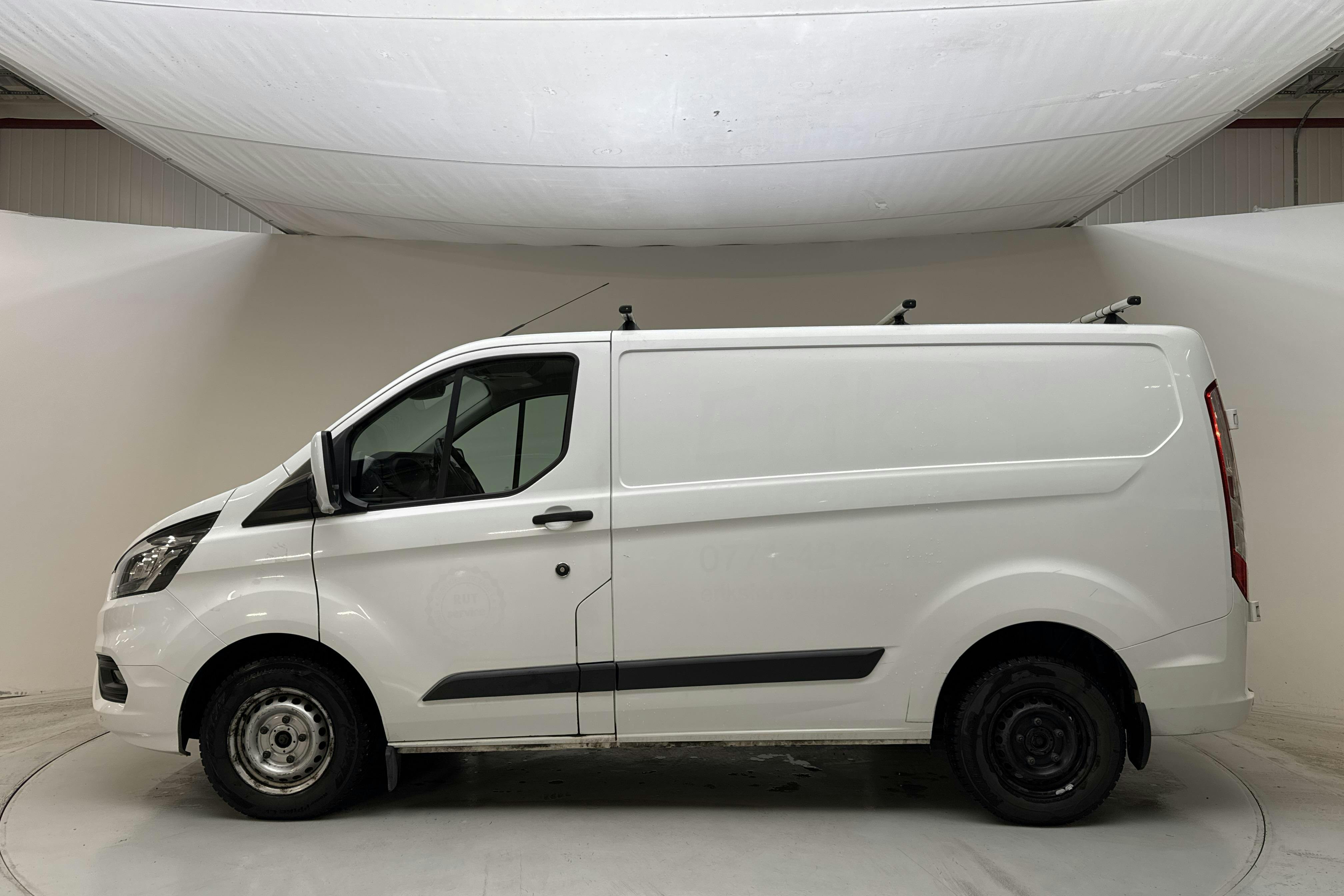 Esittelykuva 2 osoitteesta 13: Ford Transit Custom 280 (105hk) - 137 900 km - Manuaalinen - valkoinen - 2020