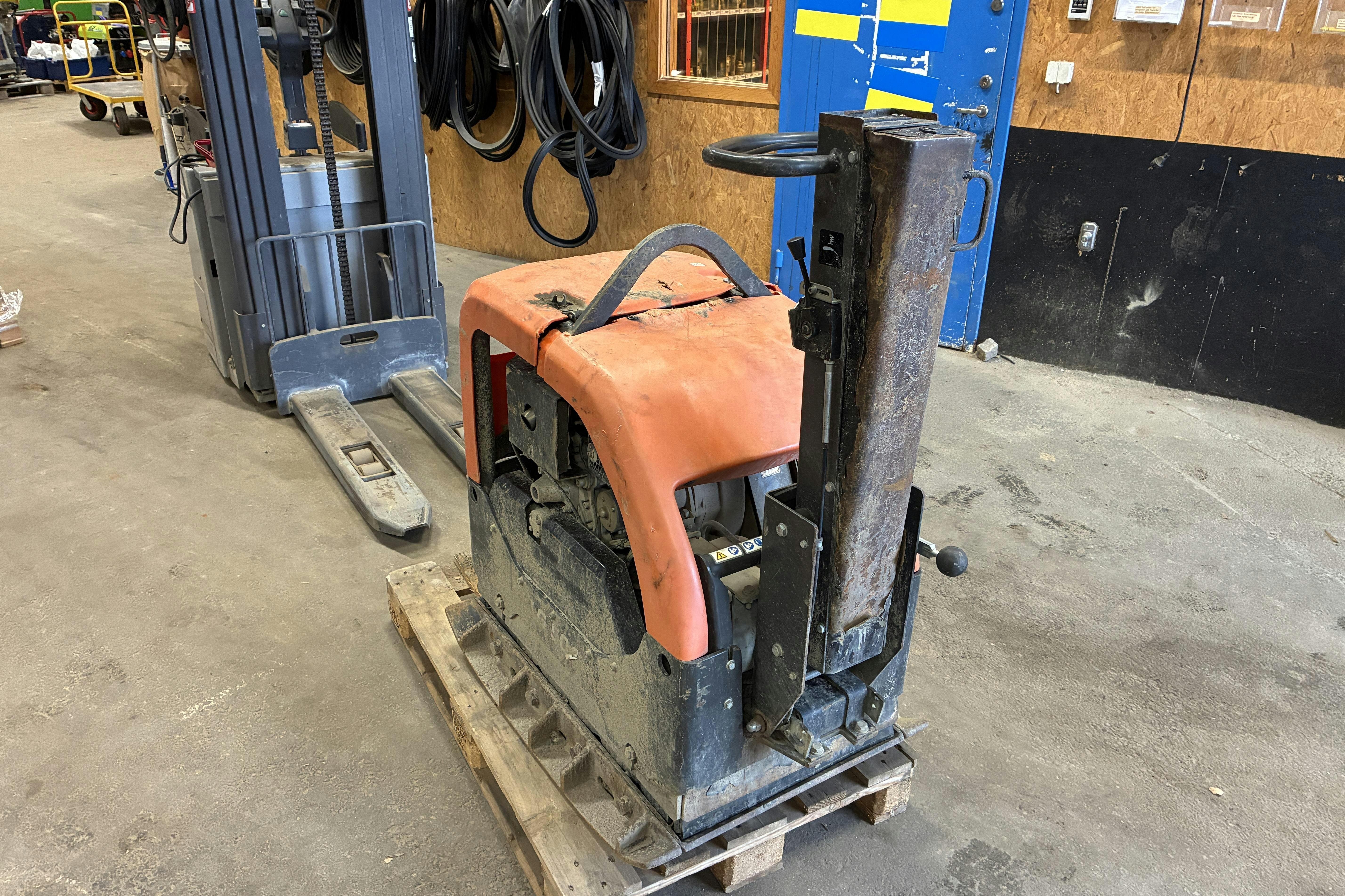 Presentation photo 2 of 10: Husqvarna LG504 Markvibrator - 0 km - 2018