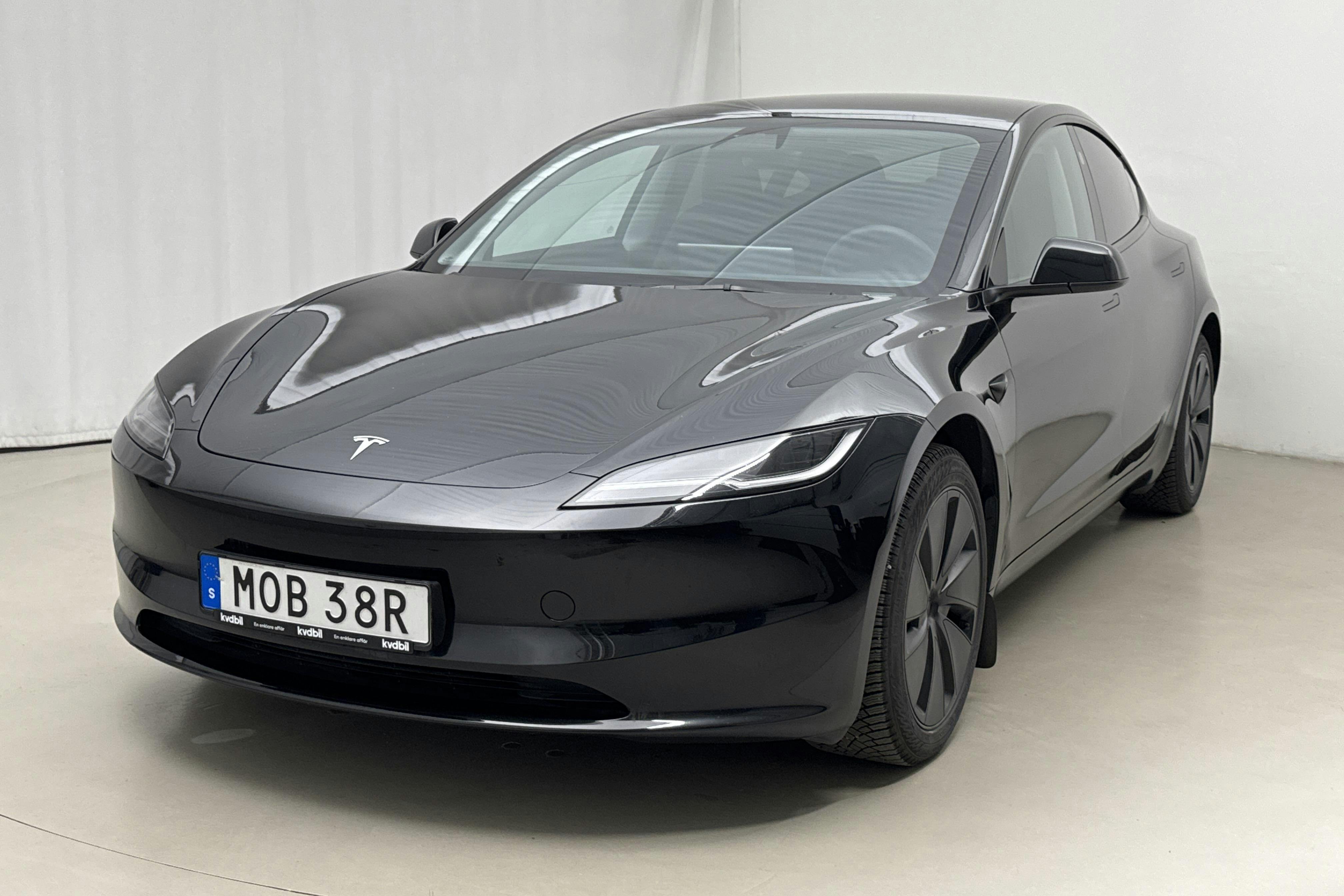 Presentation photo 1 of 25: Tesla Model 3 Long Range Dual Motor AWD - 39 840 km - Automatic - black - 2024