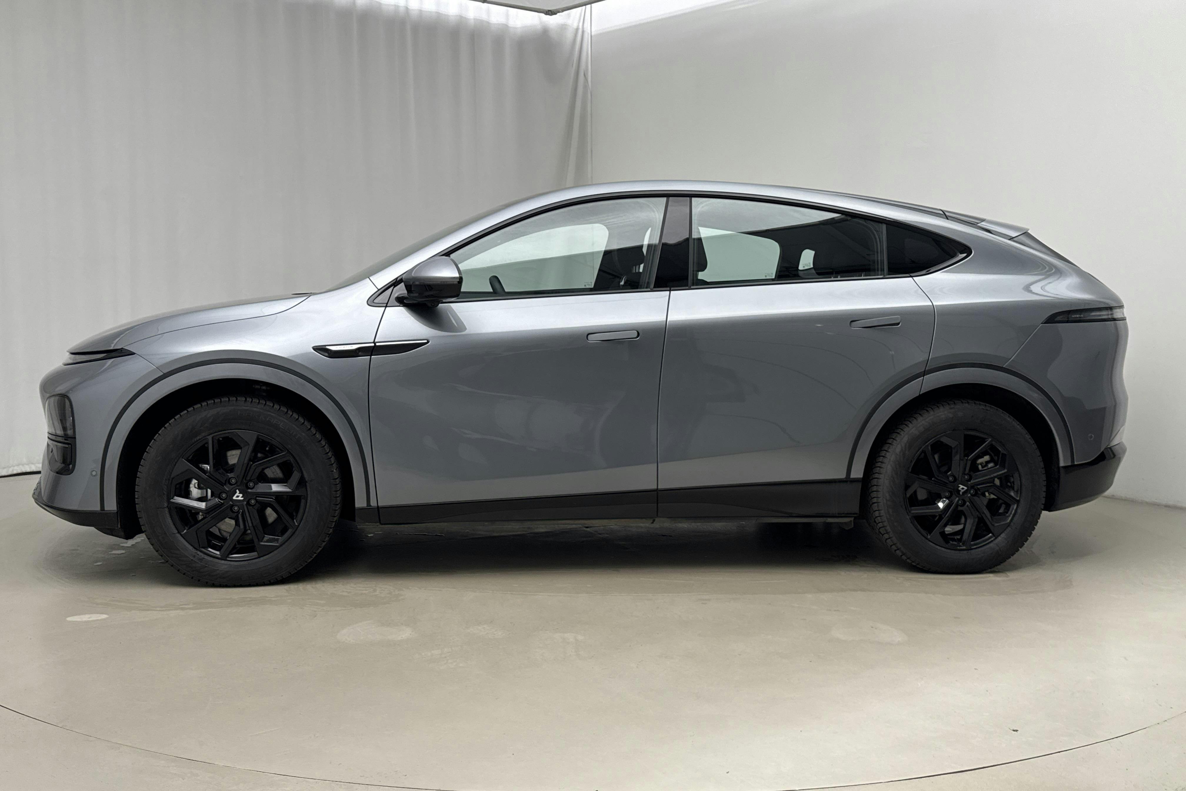 Presentation photo 2 of 24: Xpeng G6 AWD Performance (476hk) - 21 510 km - Automatic - gray - 2024