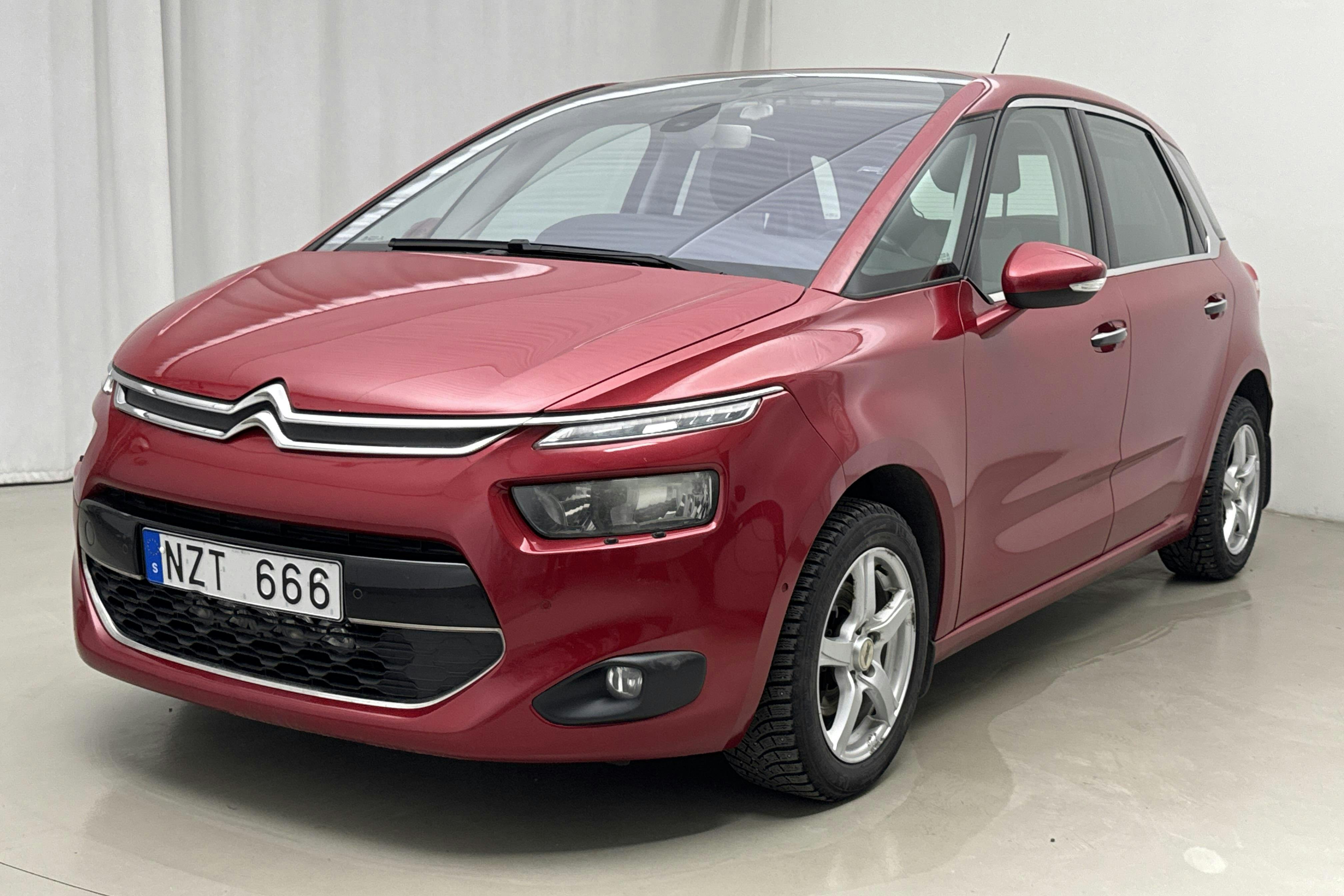 Presentation photo 1 of 17: Citroën C4 Picasso 1.6 HDi (115hk) - 115 510 km - Automatic - red - 2013