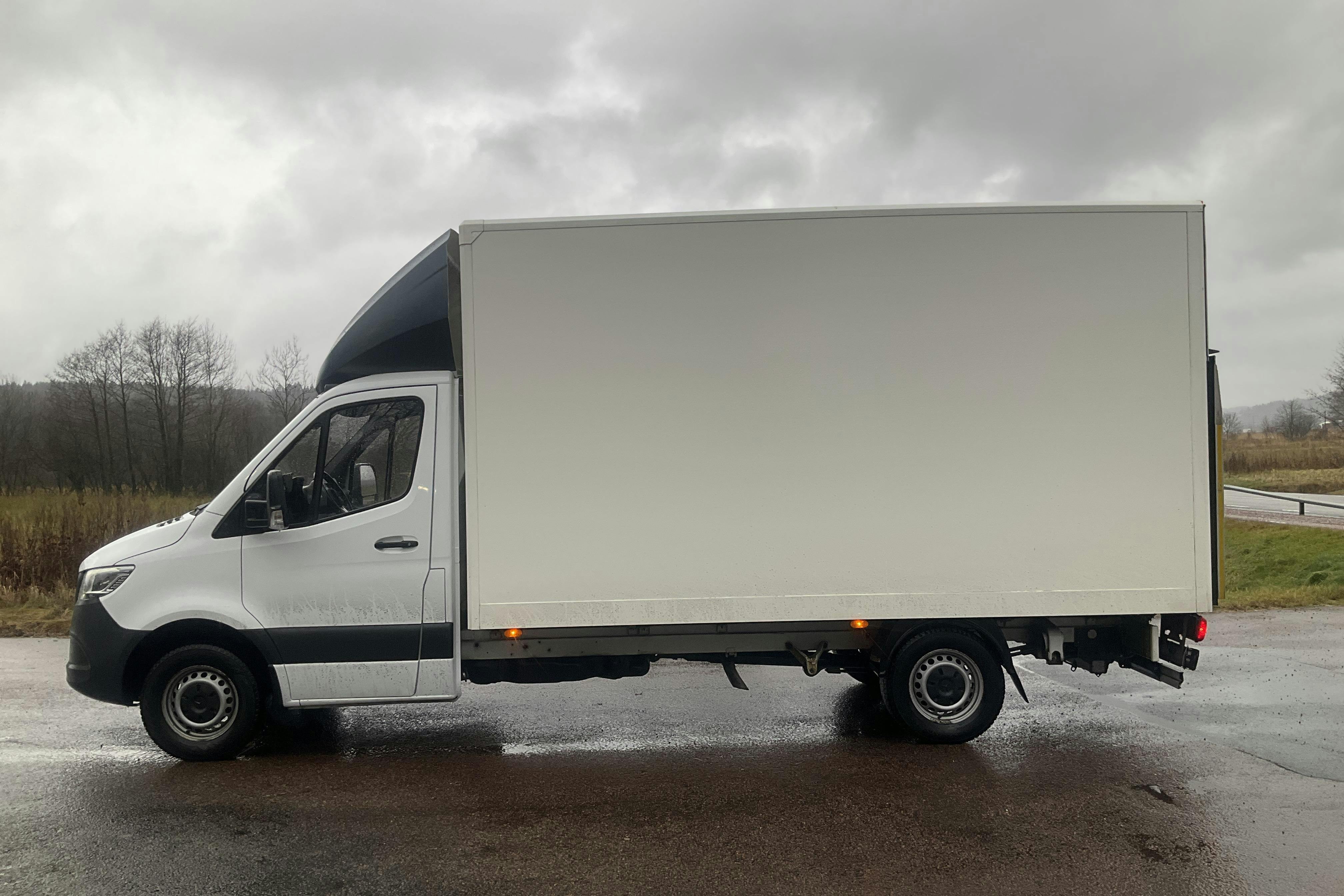 Presentationsfoto 2 av 12: Mercedes Sprinter 316 CDI Volymskåp RWD (163hk) - 9 227 mil - Automat - blå - 2020