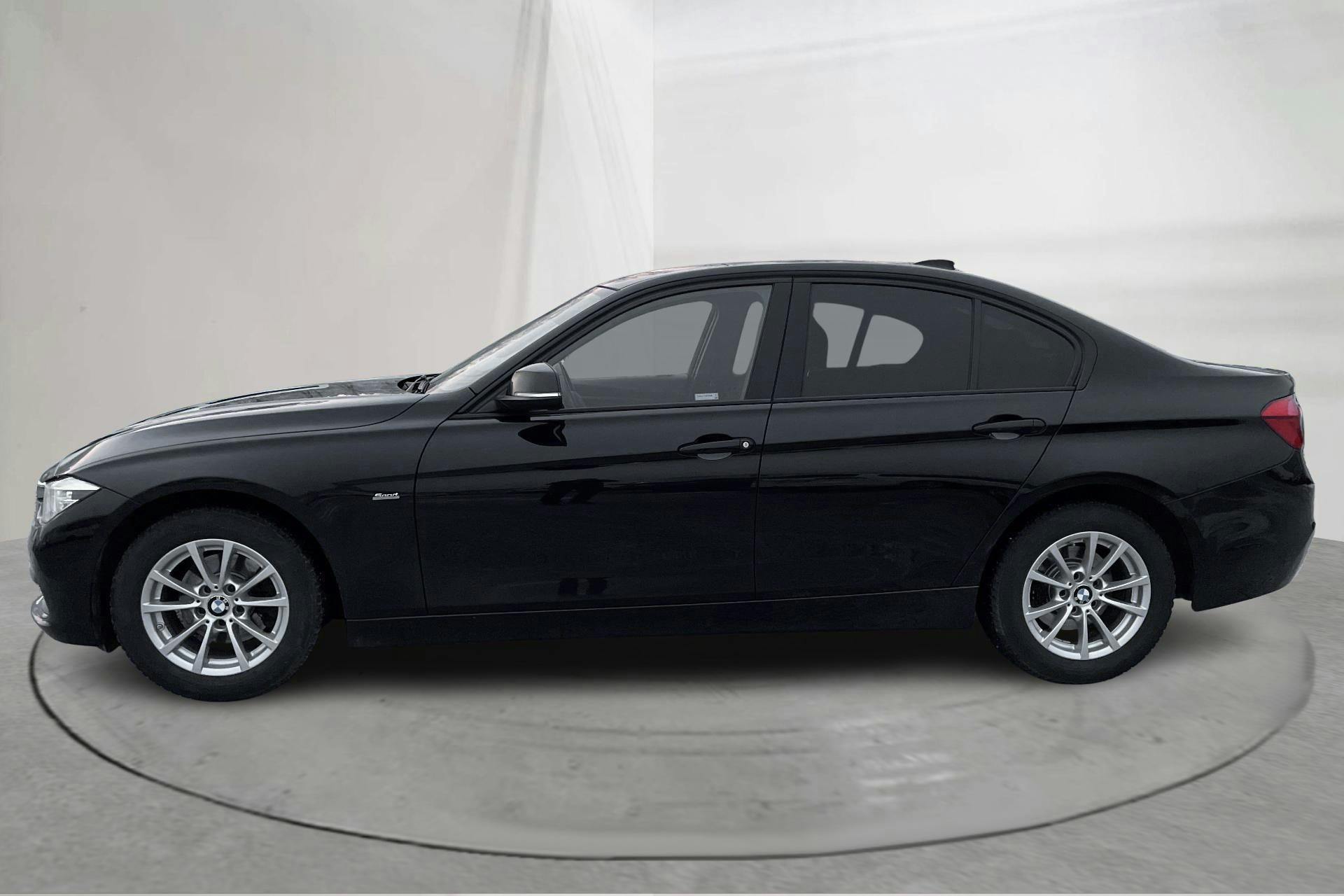 Presentation photo 2 of 15: BMW 318d Sedan, F30 (150hk) - 156 500 km - Manual - black - 2016