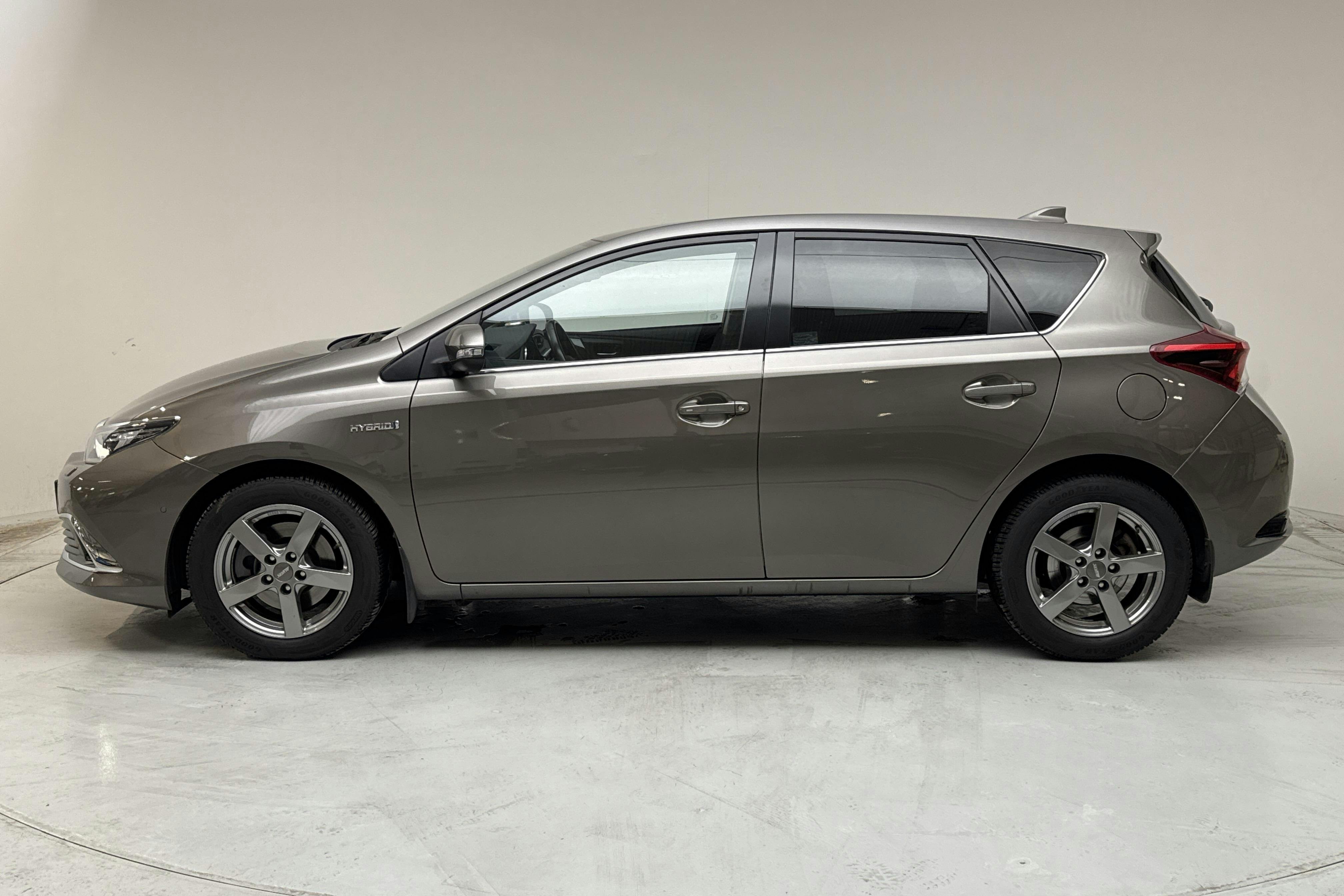 Presentation photo 2 of 15: Toyota Auris 1.8 HSD 5dr (99hk) - 59 350 km - Automatic - Dark Grey - 2017