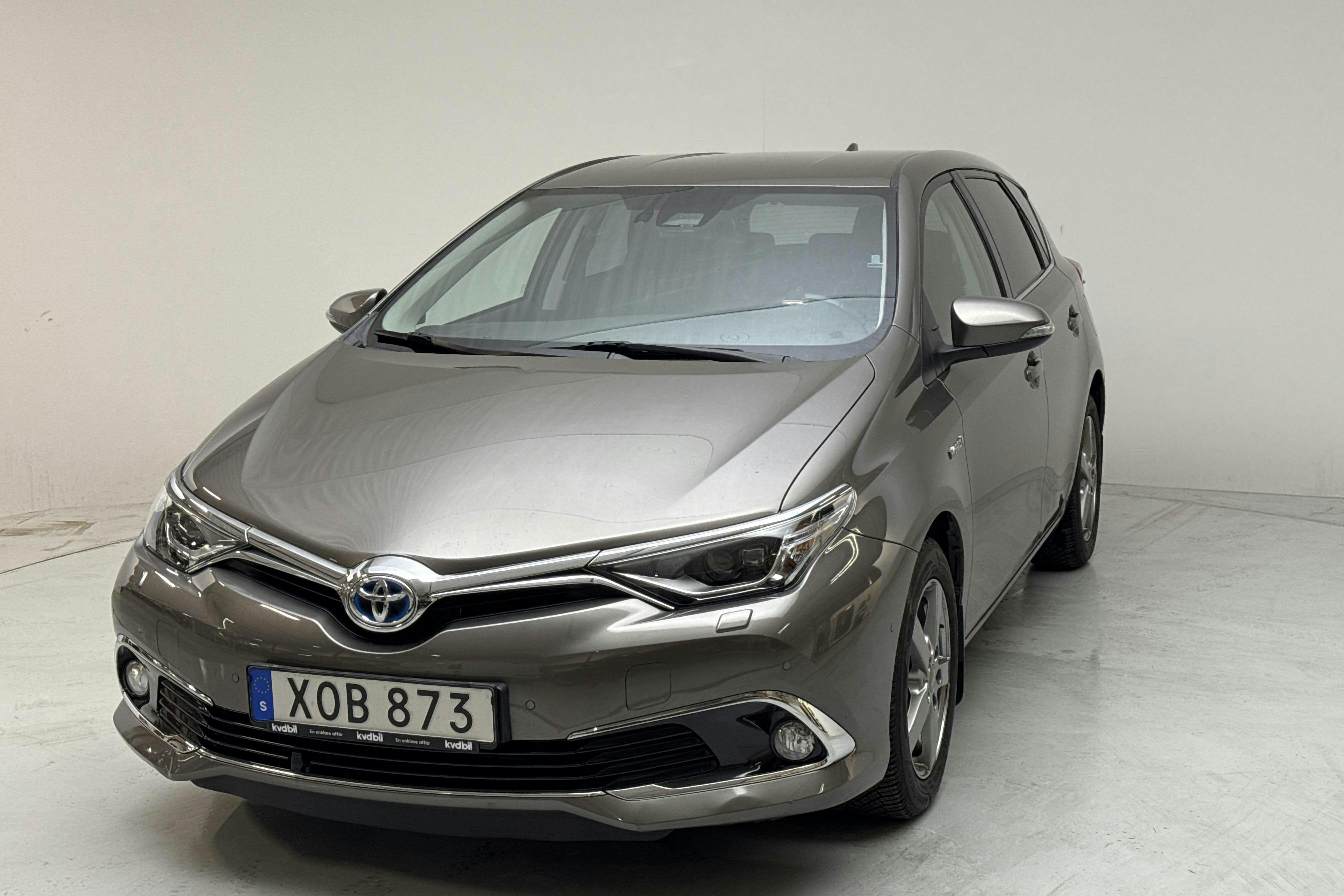 Toyota Auris 1.8 HSD 5dr (99hk) - 5 935 mil - Automat - Dark Grey - 2017