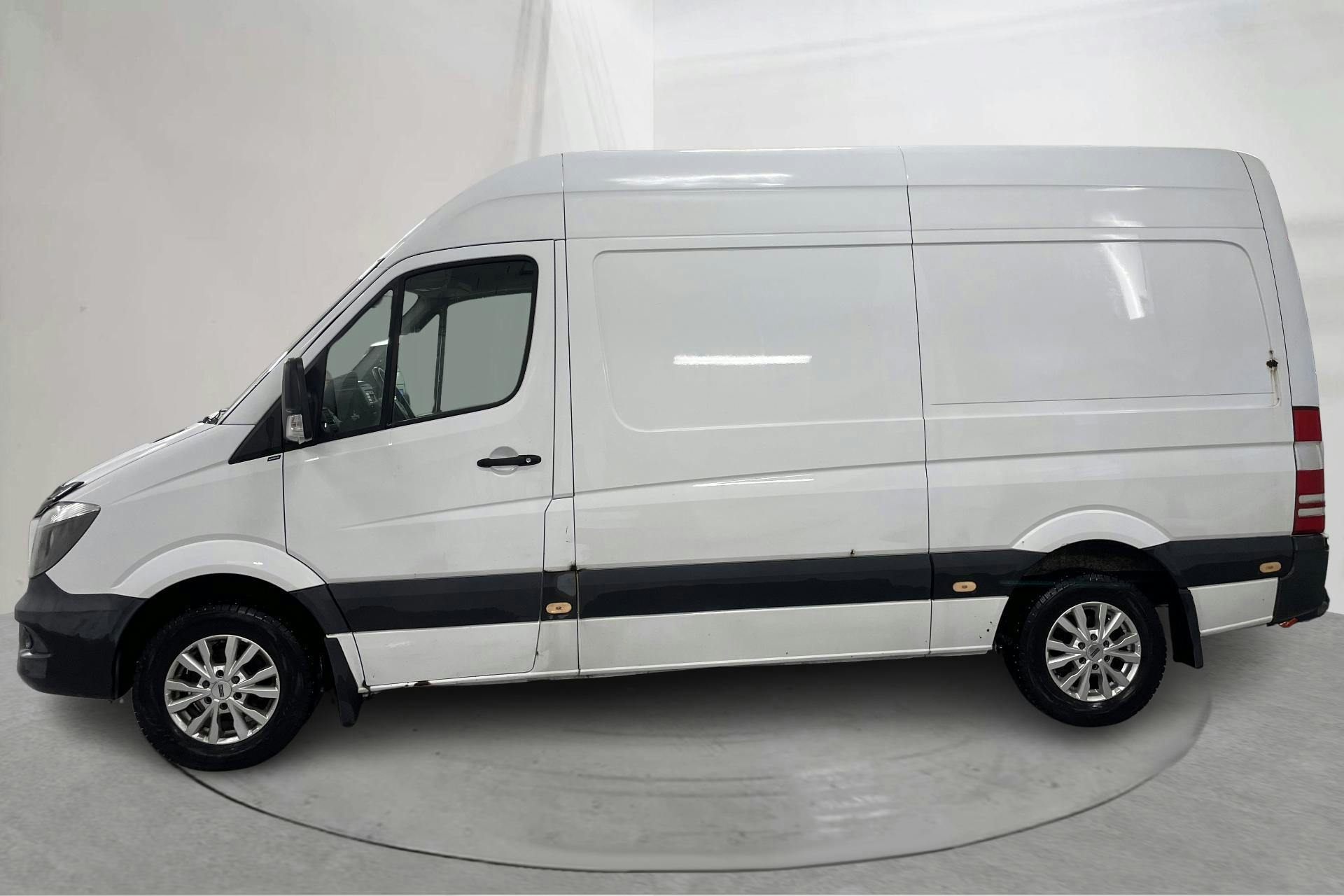 Presentation photo 2 of 13: Mercedes Sprinter 213 CDI (129hk) - 156 150 km - Manual - white - 2015