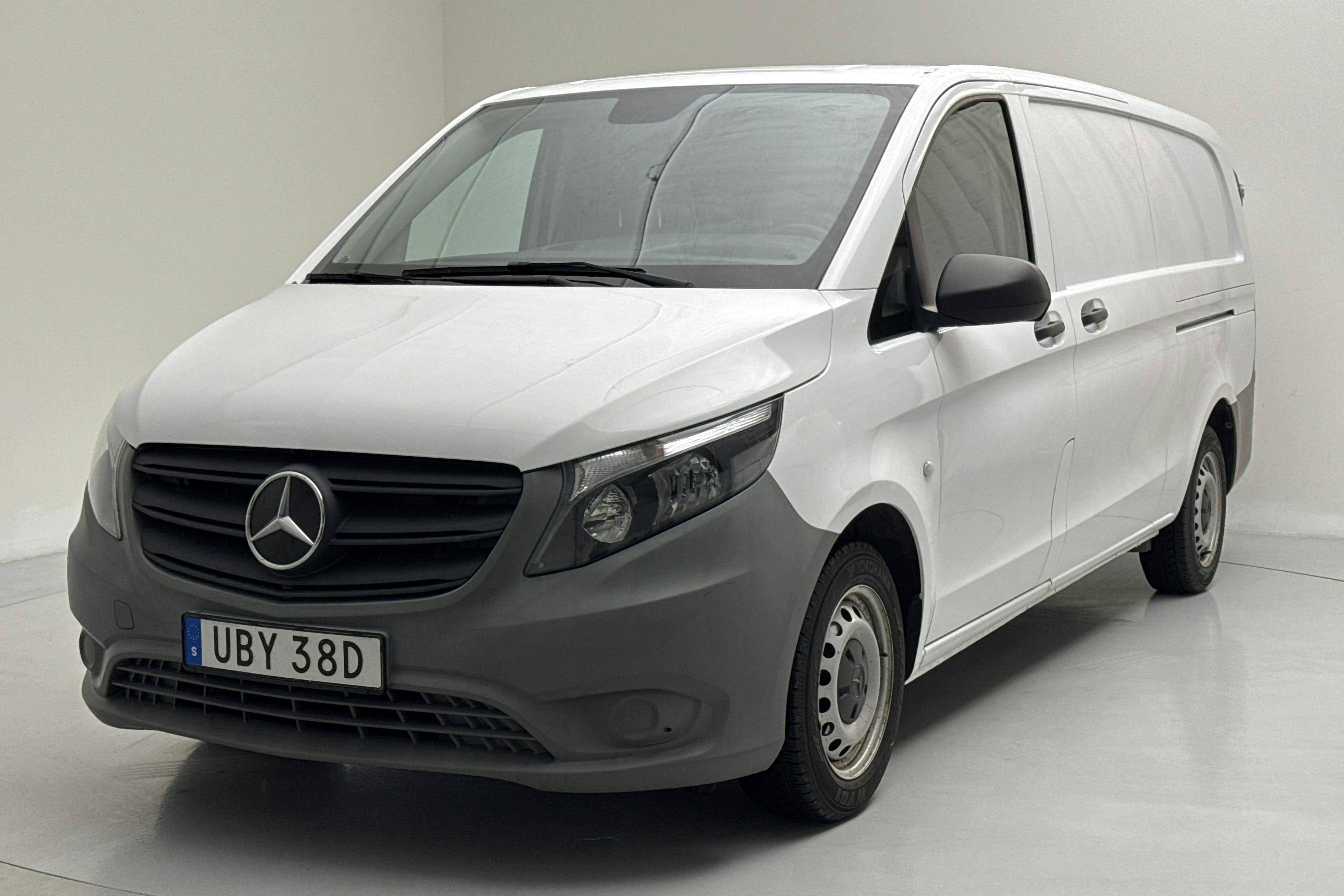Presentationsfoto 1 av 15: Mercedes Vito 110 CDI W640 (102hk) - 5 658 mil - Manuell - vit - 2021