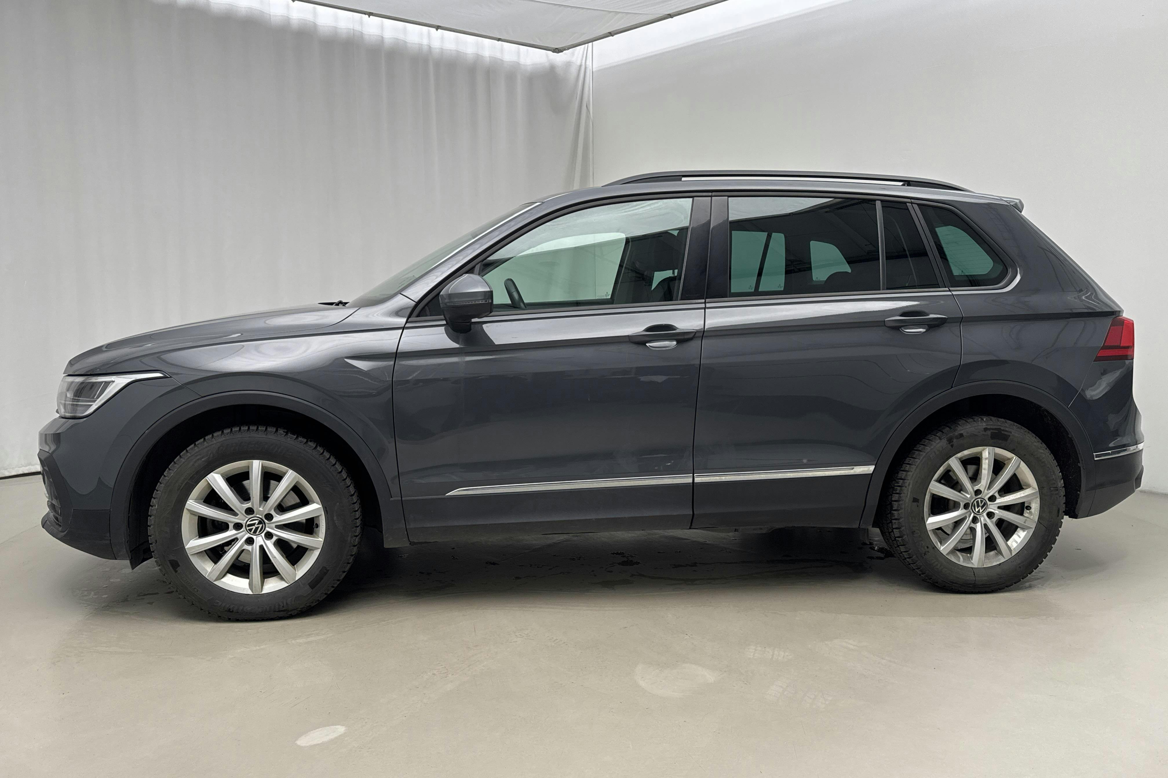 Presentation photo 2 of 18: VW Tiguan 1.5 TSI (150hk) - 86 800 km - Automatic - gray - 2022