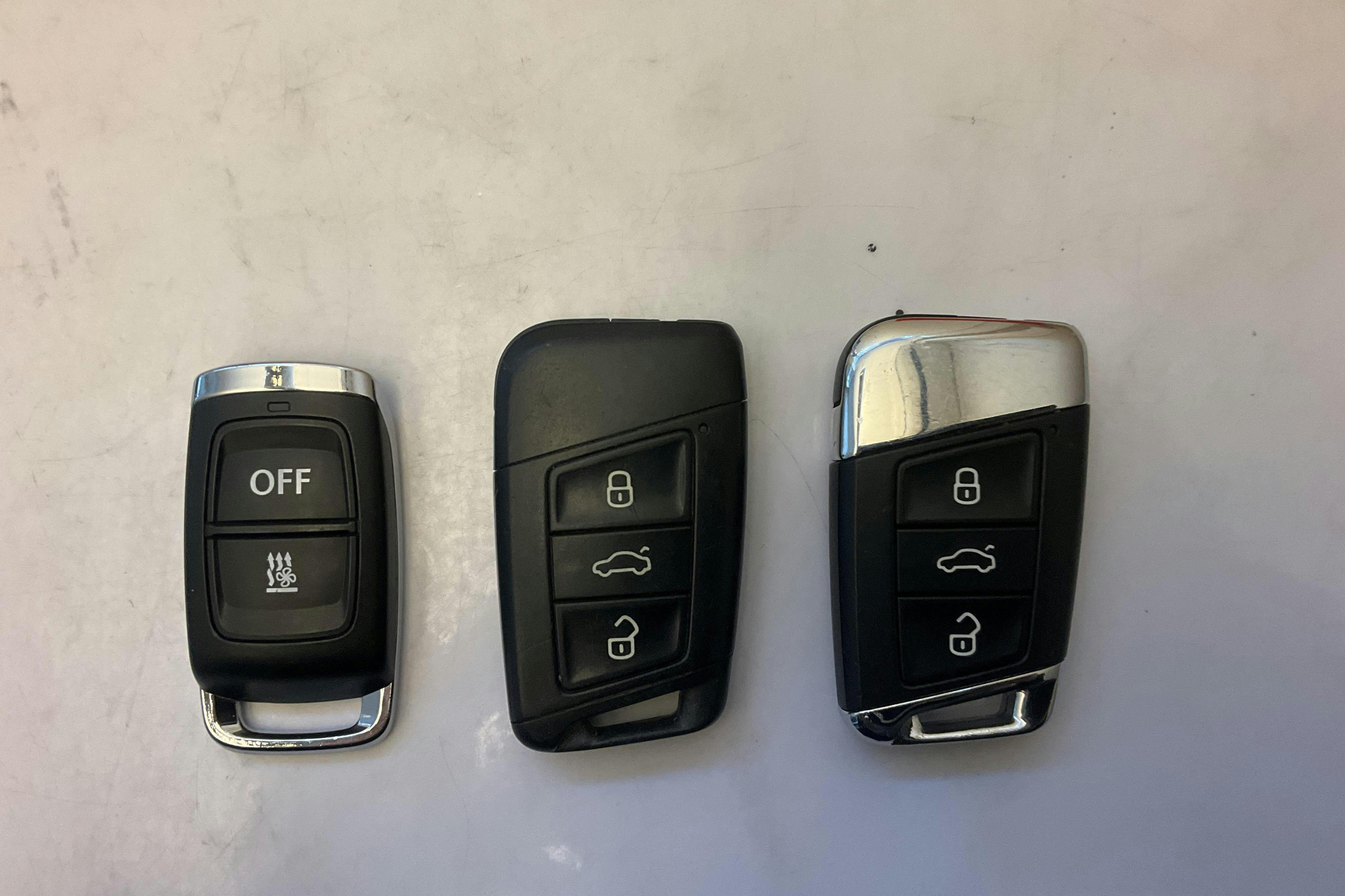 Presentationsfoto 15 av 15: VW Passat 1.4 GTE Sportscombi (218hk) - 18 821 mil - Automat - silver - 2020