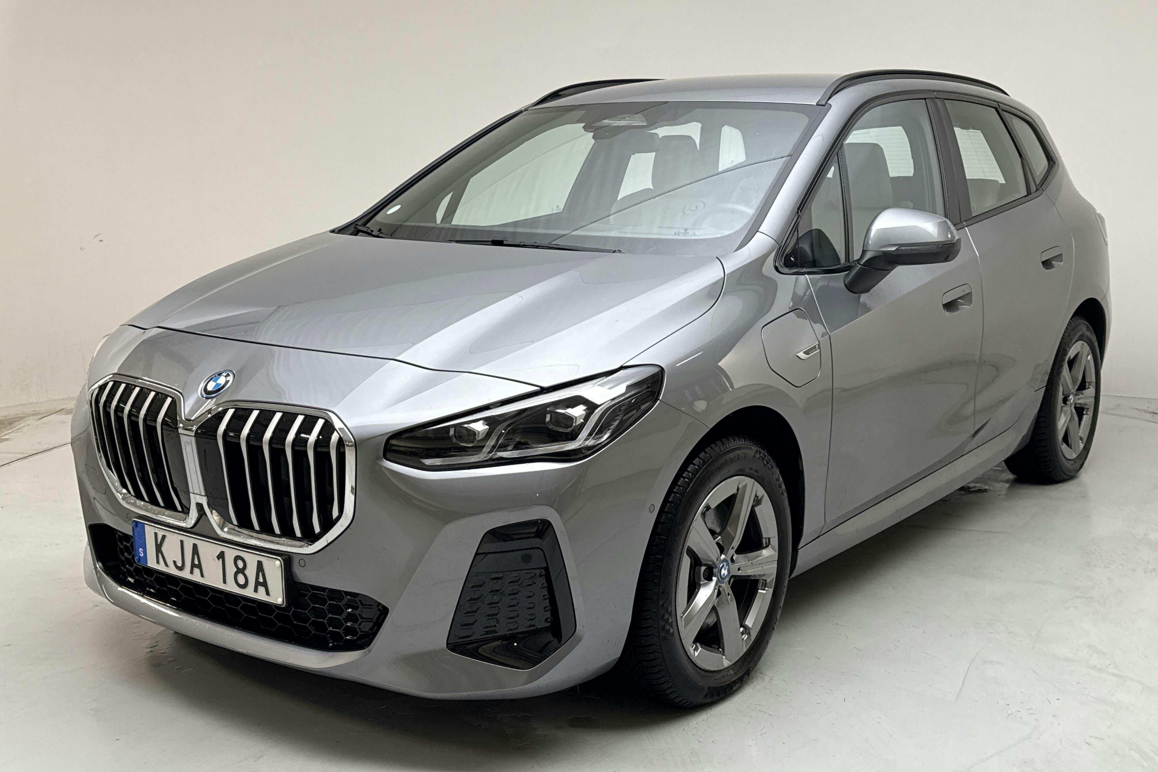 BMW 230xe Active Tourer 16,3kWh, U06 (326hk) - 2 796 mil - Automat - grå - 2023