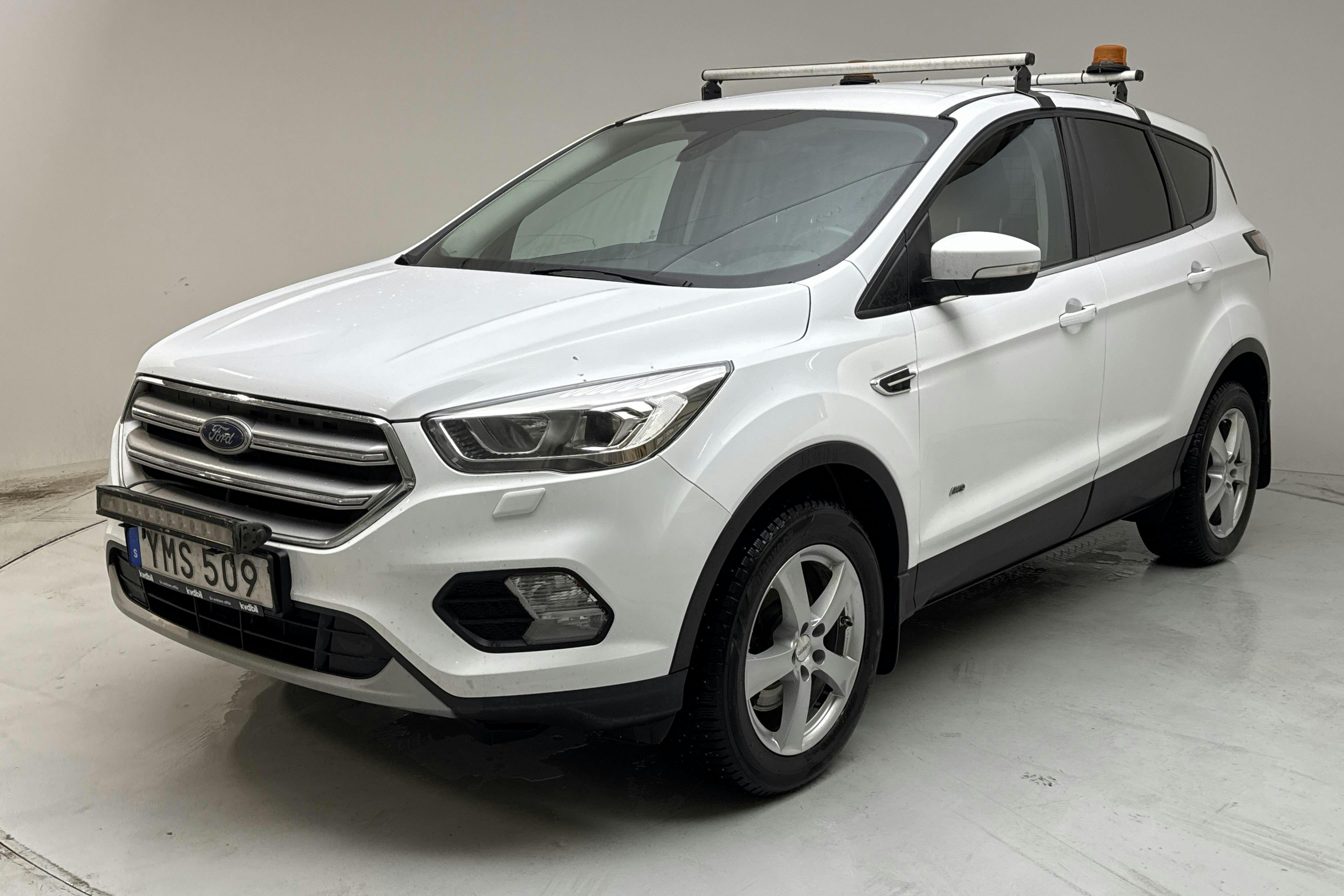 Presentation photo 1 of 12: Ford Kuga 2.0 TDCi AWD (150hk) - 237 830 km - Manual - white - 2017