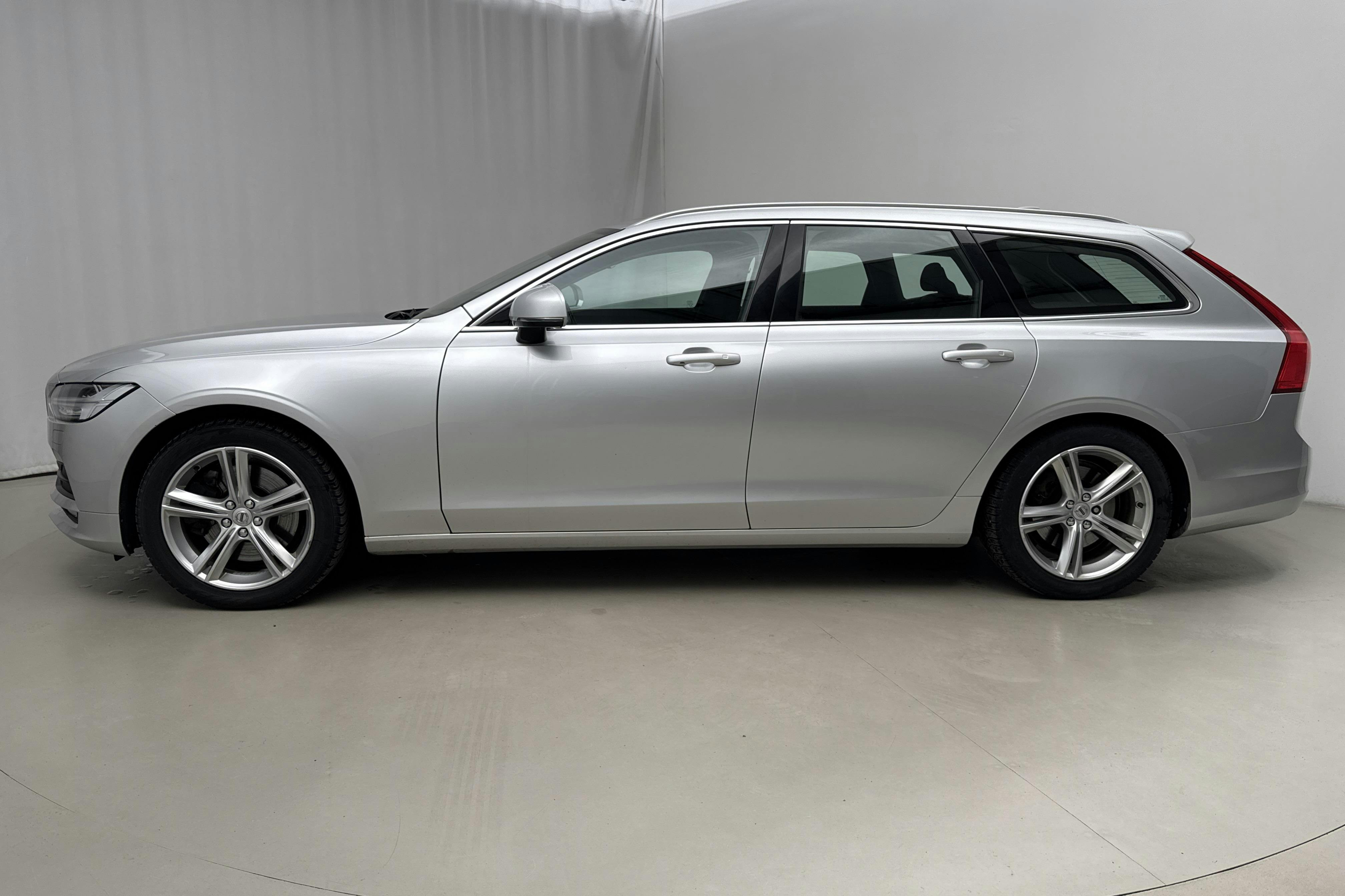 Presentation photo 2 of 18: Volvo V90 T4 (190hk) - 195 710 km - Automatic - silver - 2018