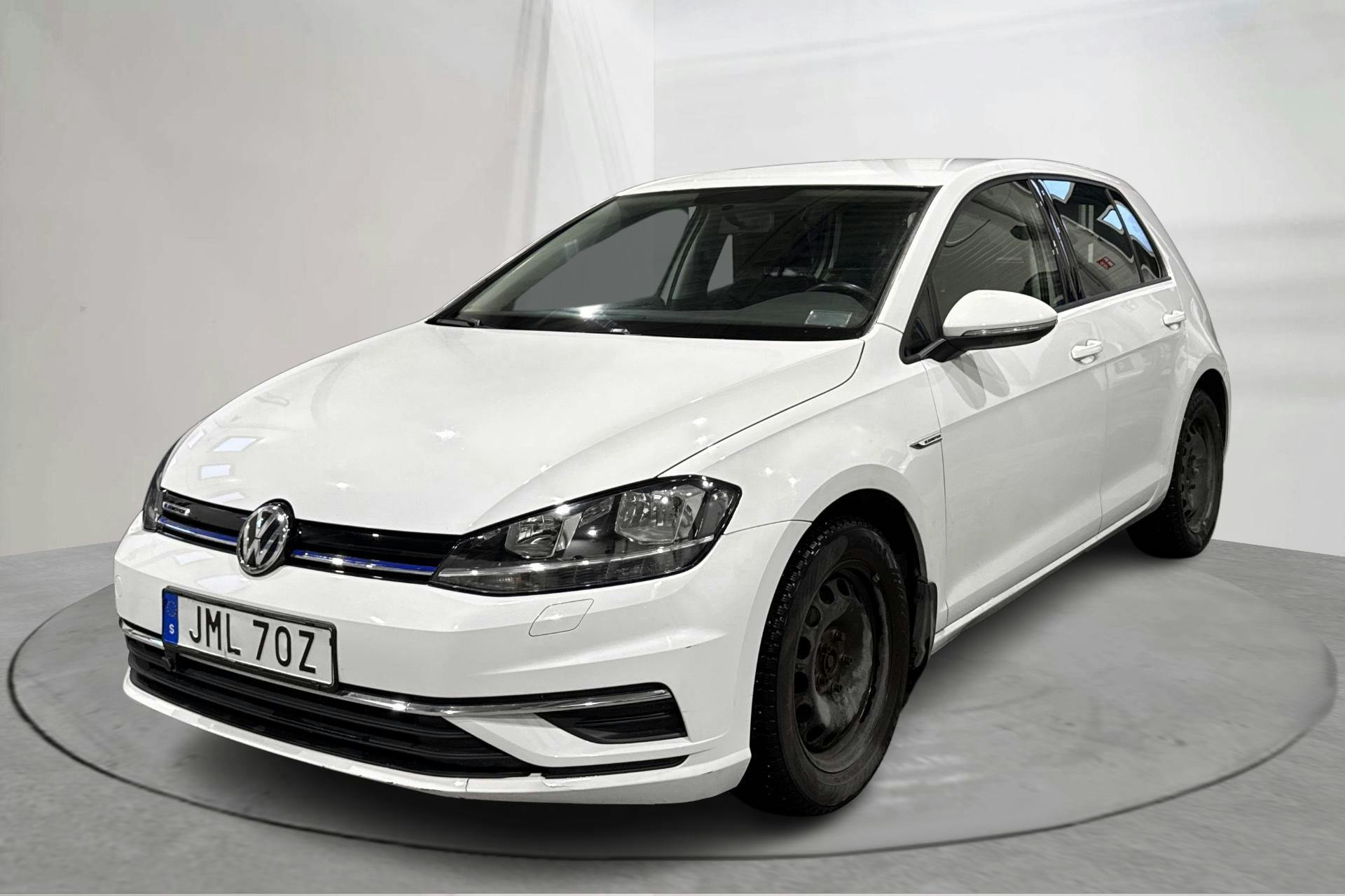 Presentationsfoto 1 av 14: VW Golf VII 1.5 TGI 5dr (130hk) - 11 710 mil - Manuell - vit - 2019