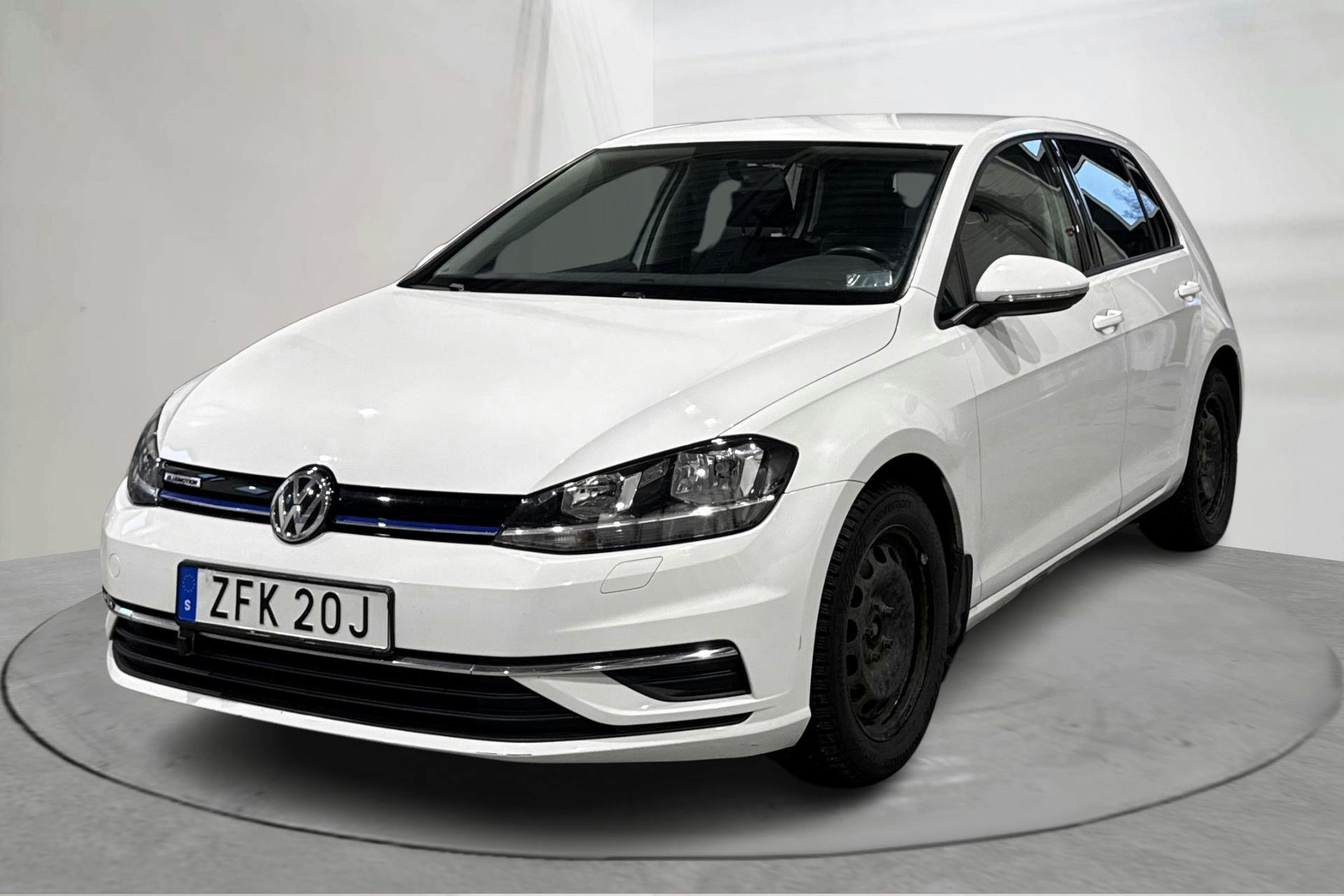 Presentation photo 1 of 14: VW Golf VII 1.5 TGI 5dr (130hk) - 153 350 km - Manual - white - 2019