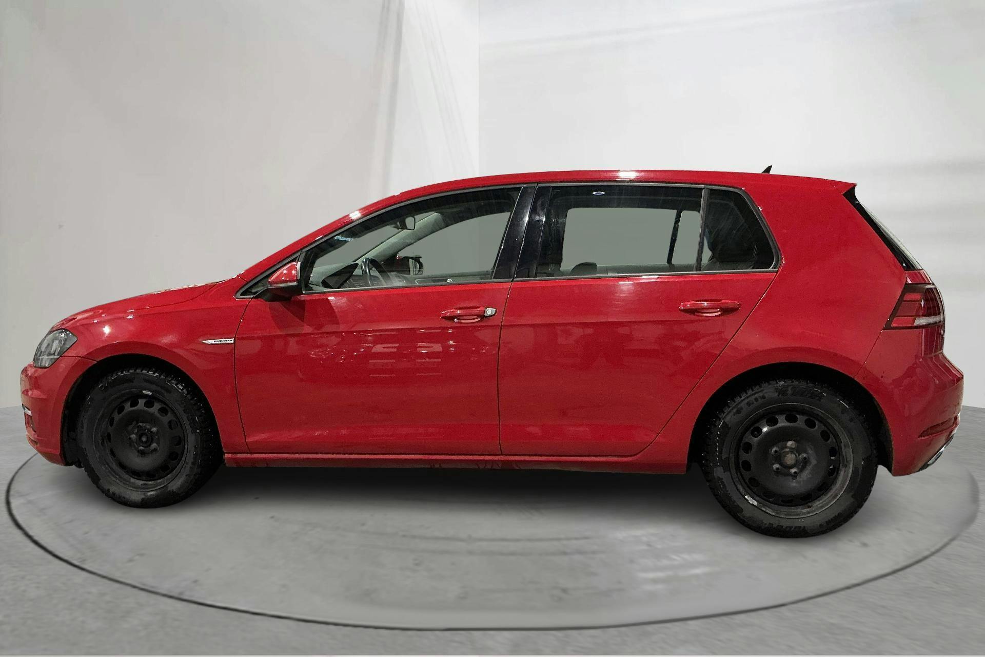 Presentation photo 2 of 13: VW Golf VII 1.5 TGI 5dr (130hk) - 90 260 km - Manual - red - 2019