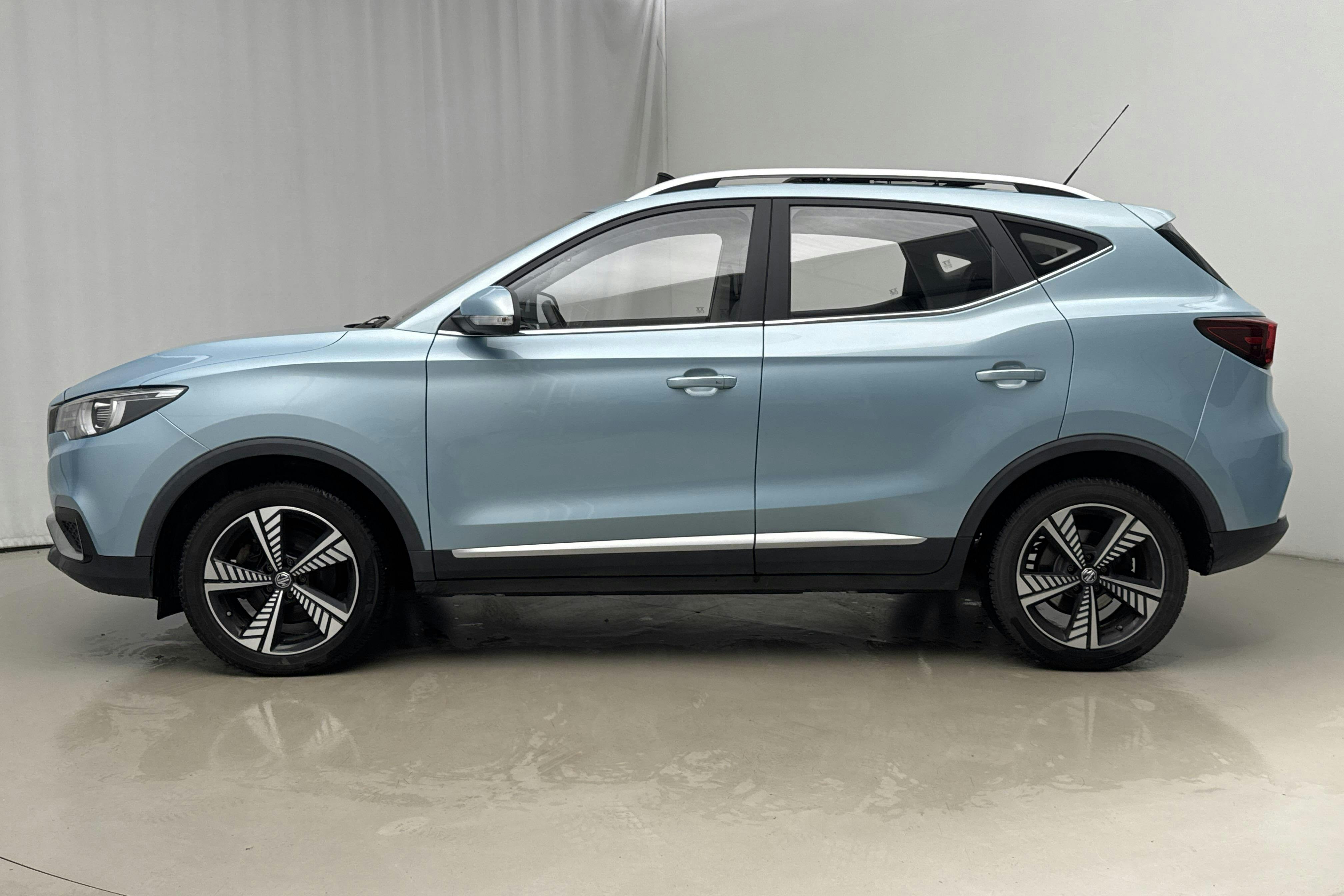 Presentationsfoto 2 av 20: MG ZS EV (143hk) - 6 944 mil - Automat - blå - 2020