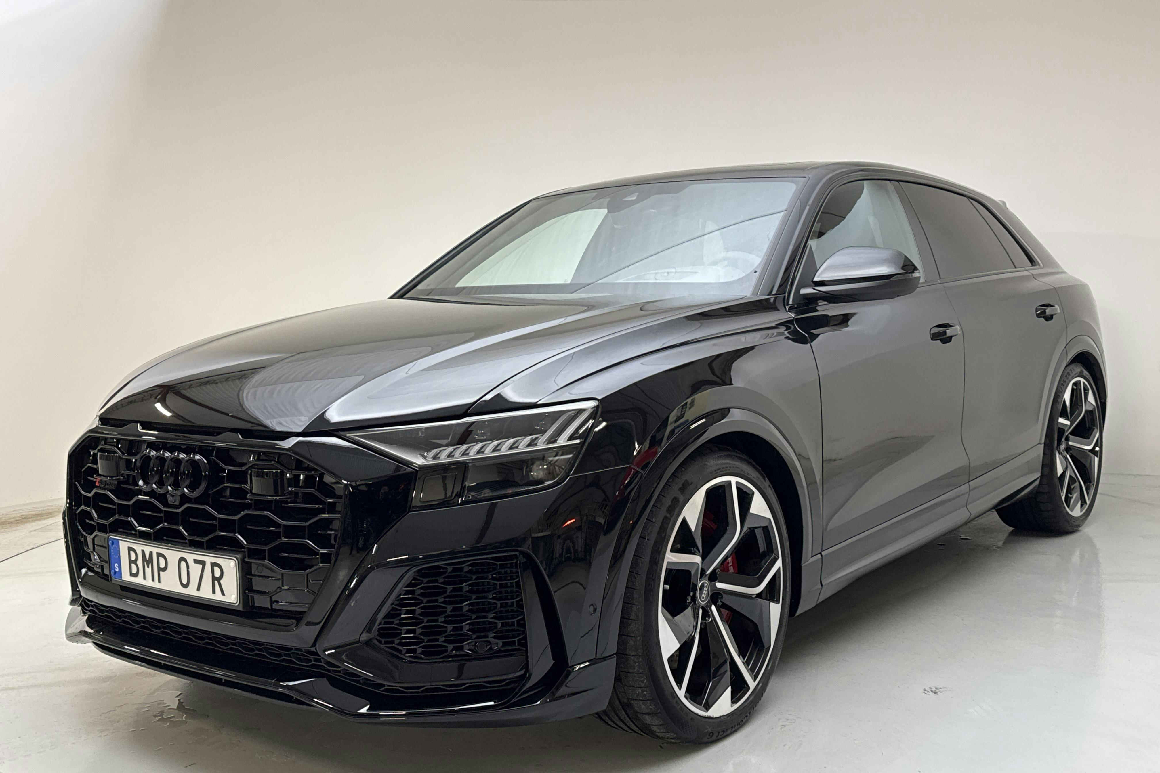 Presentationsfoto 1 av 20: Audi RS Q8 TFSI quattro (600hk) - 3 533 mil - Automat - svart - 2023