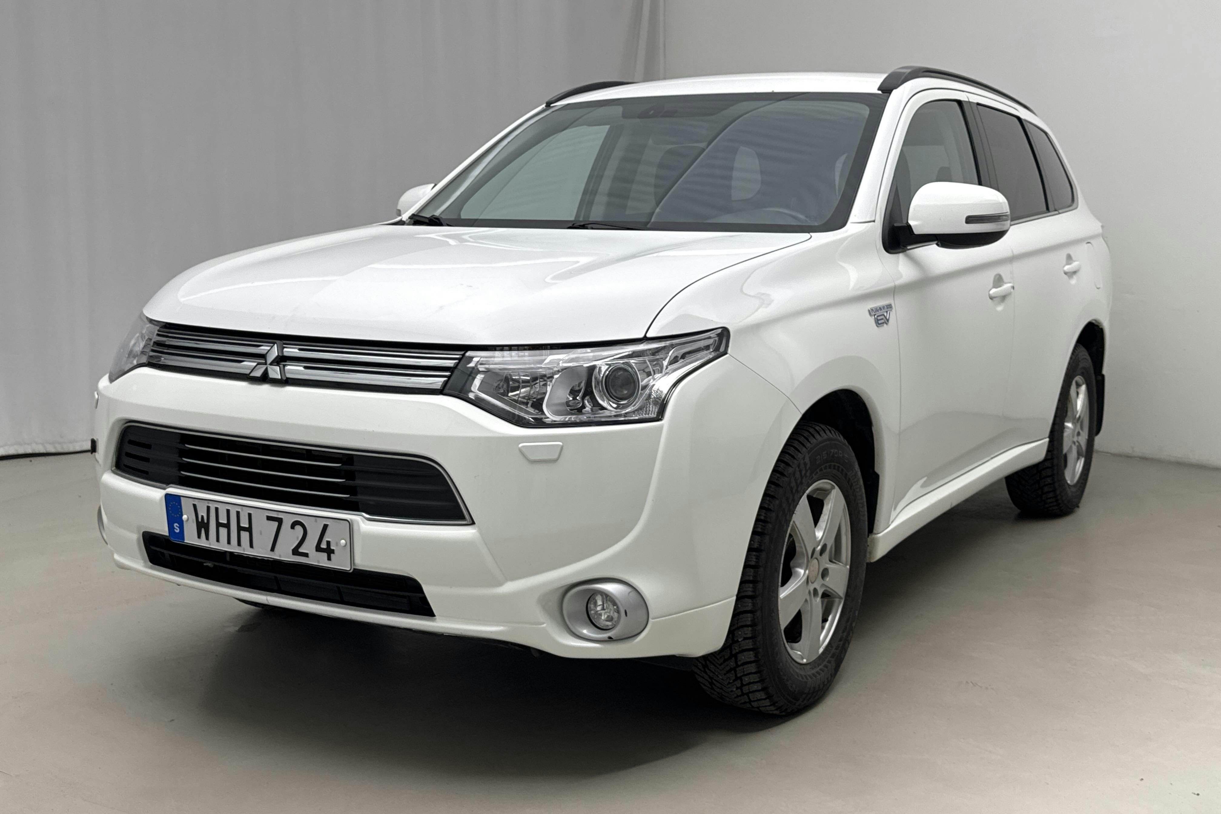 Presentation photo 1 of 20: Mitsubishi Outlander 2.0 Plug-in Hybrid 4WD (121hk) - 66 050 km - Automatic - white - 2014