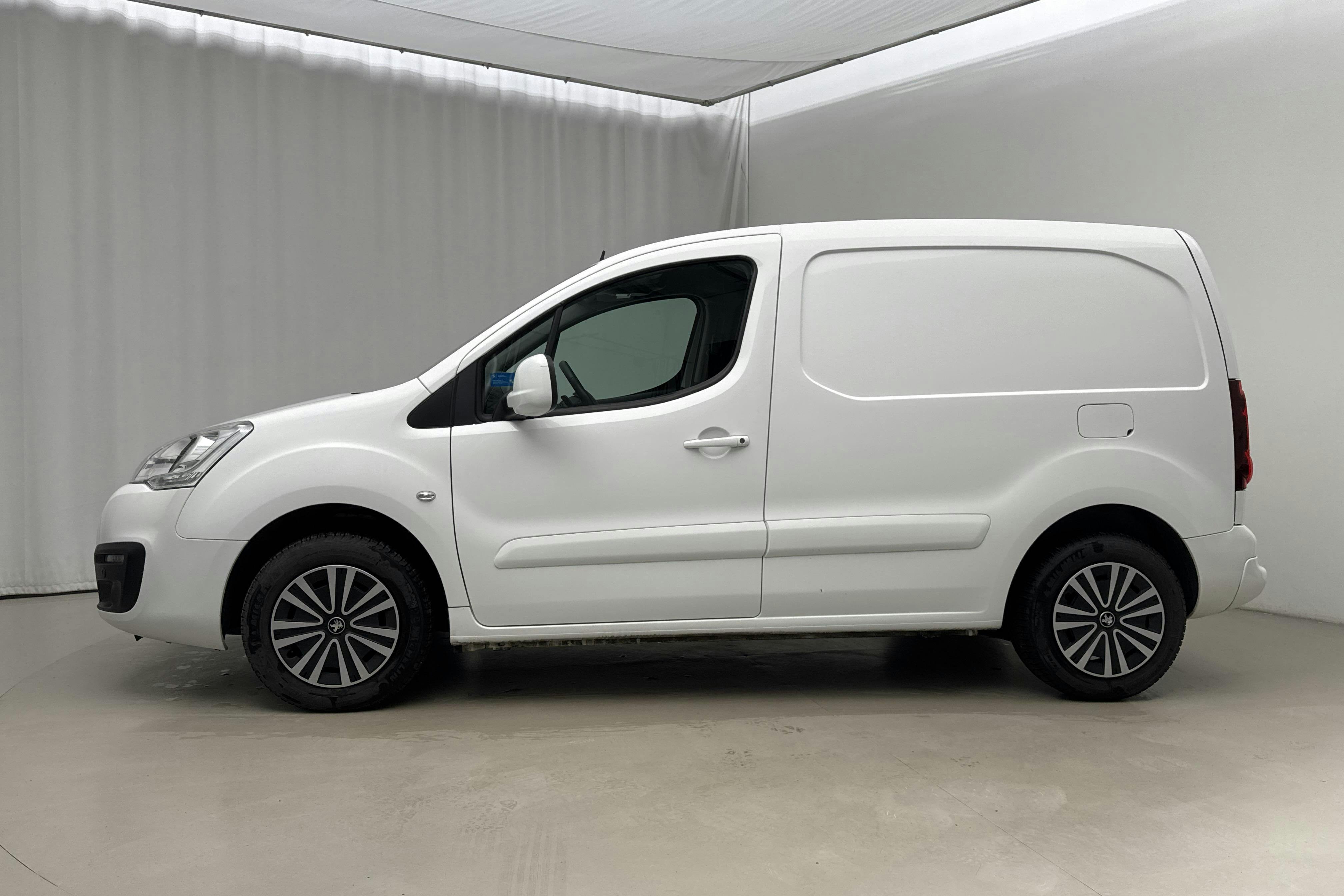 Esitlusfoto 2 aadressil 14: Peugeot Partner 1.6 BlueHDI Skåp (100hk) - 44 060 km - Automaatne - 2017