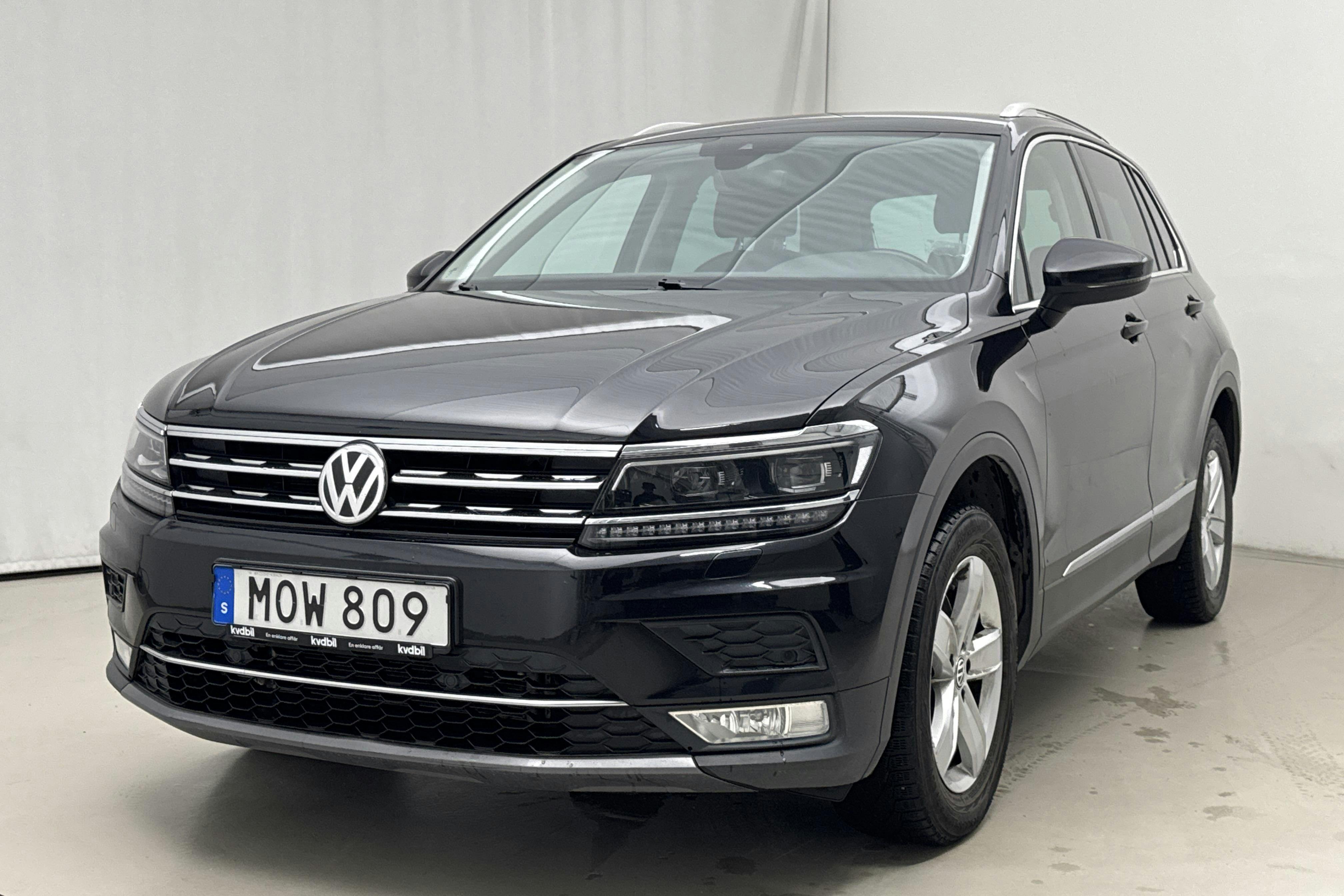 Presentationsfoto 1 av 16: VW Tiguan 2.0 TDI 4MOTION (190hk) - 7 851 mil - Automat - svart - 2017