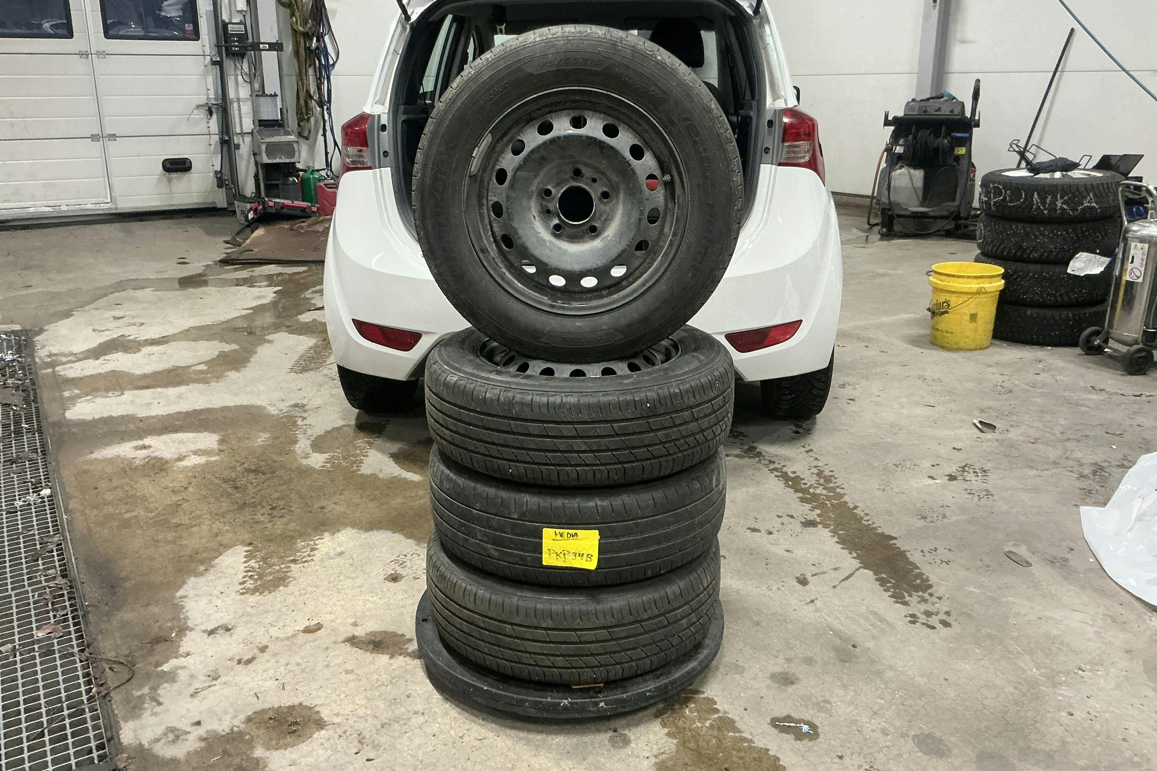 Presentation photo 12 of 12: Hyundai ix20 1.6 (125hk) - 203 710 km - Automatic - 2019