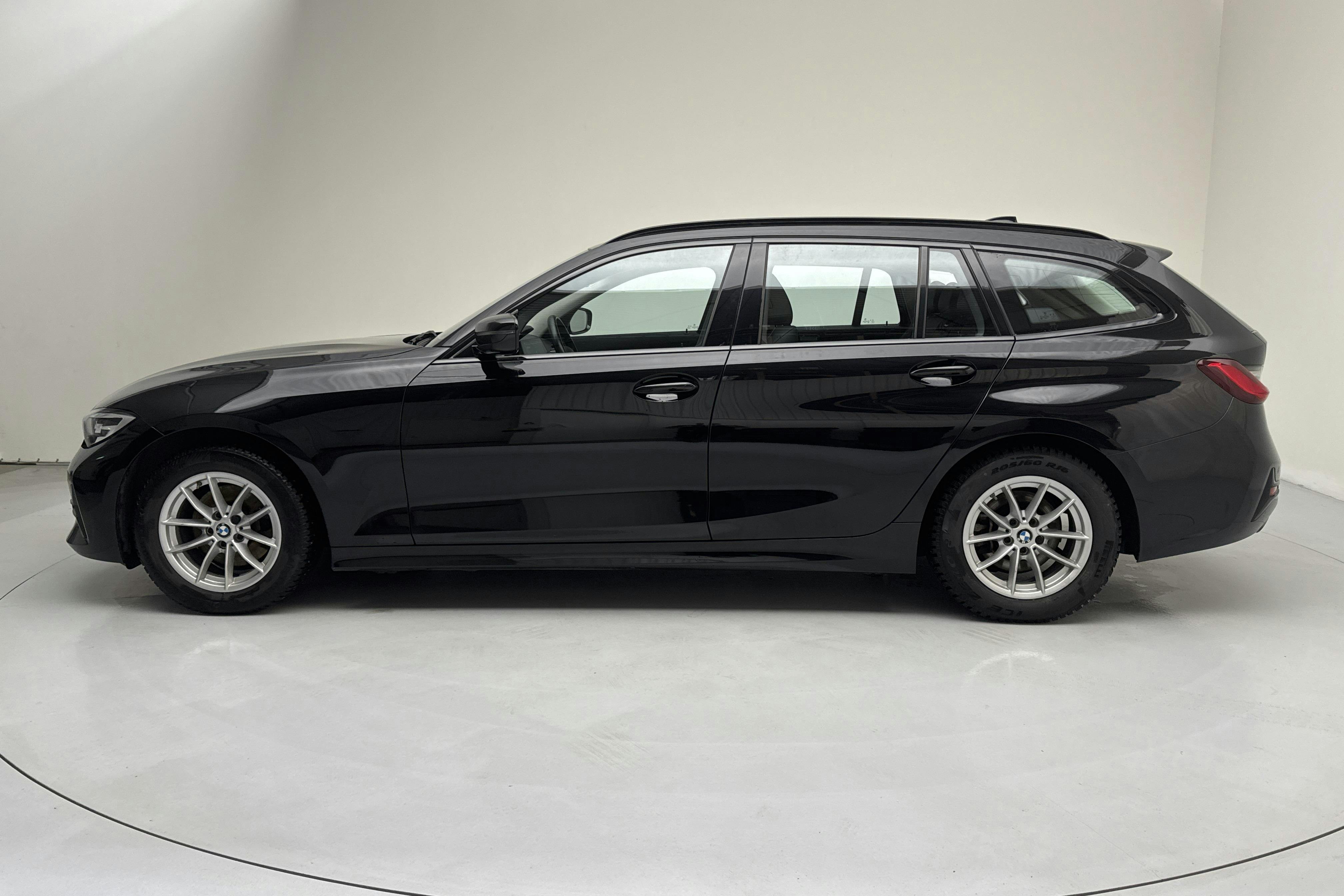 Presentation photo 2 of 18: BMW 320d Touring, G21 (190hk+11hk) - 131 980 km - Automatic - black - 2021