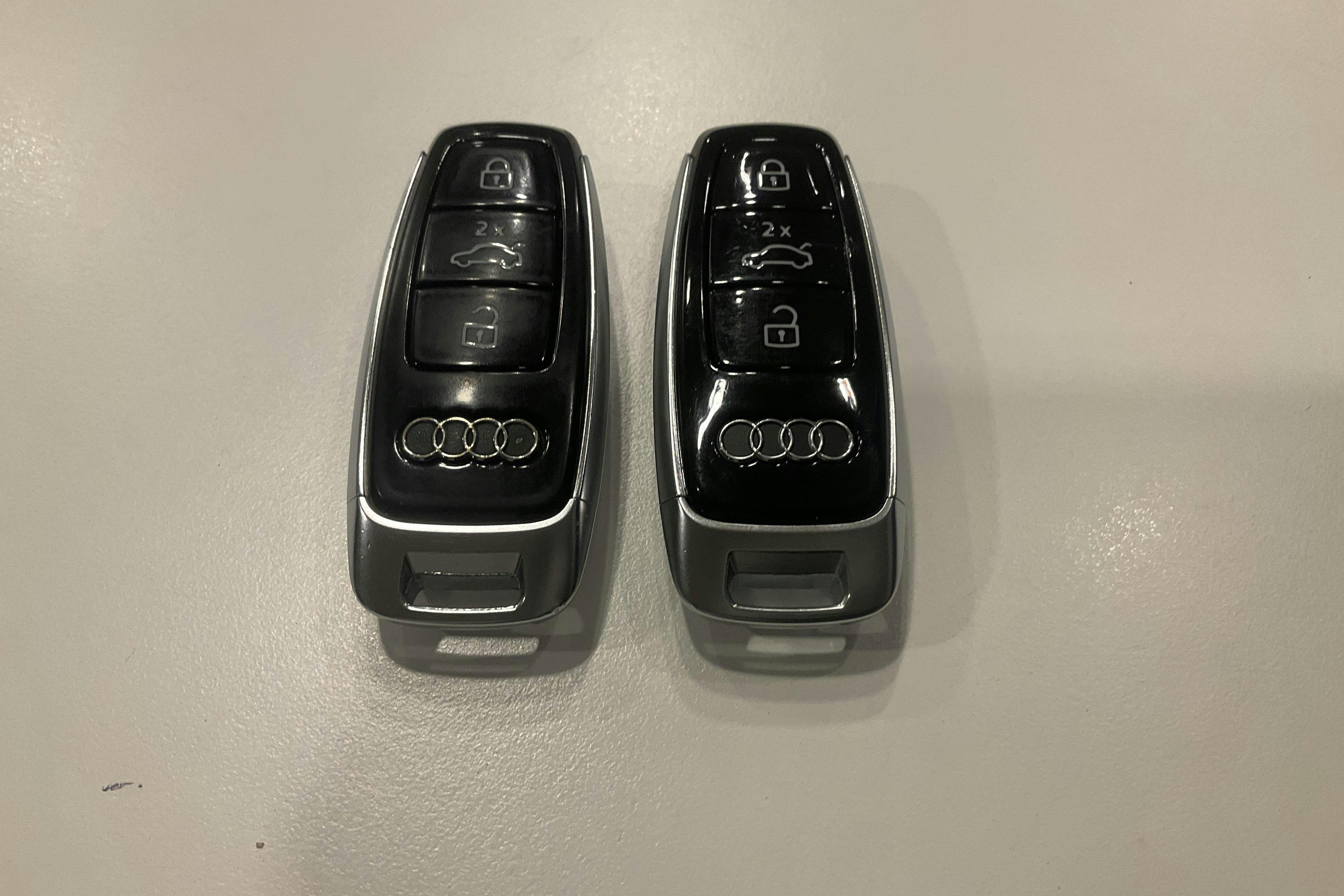 Esitlusfoto 23 aadressil 23: Audi e-tron GT 60 quattro (476hk) - 84 620 km - Automaatne - must - 2022