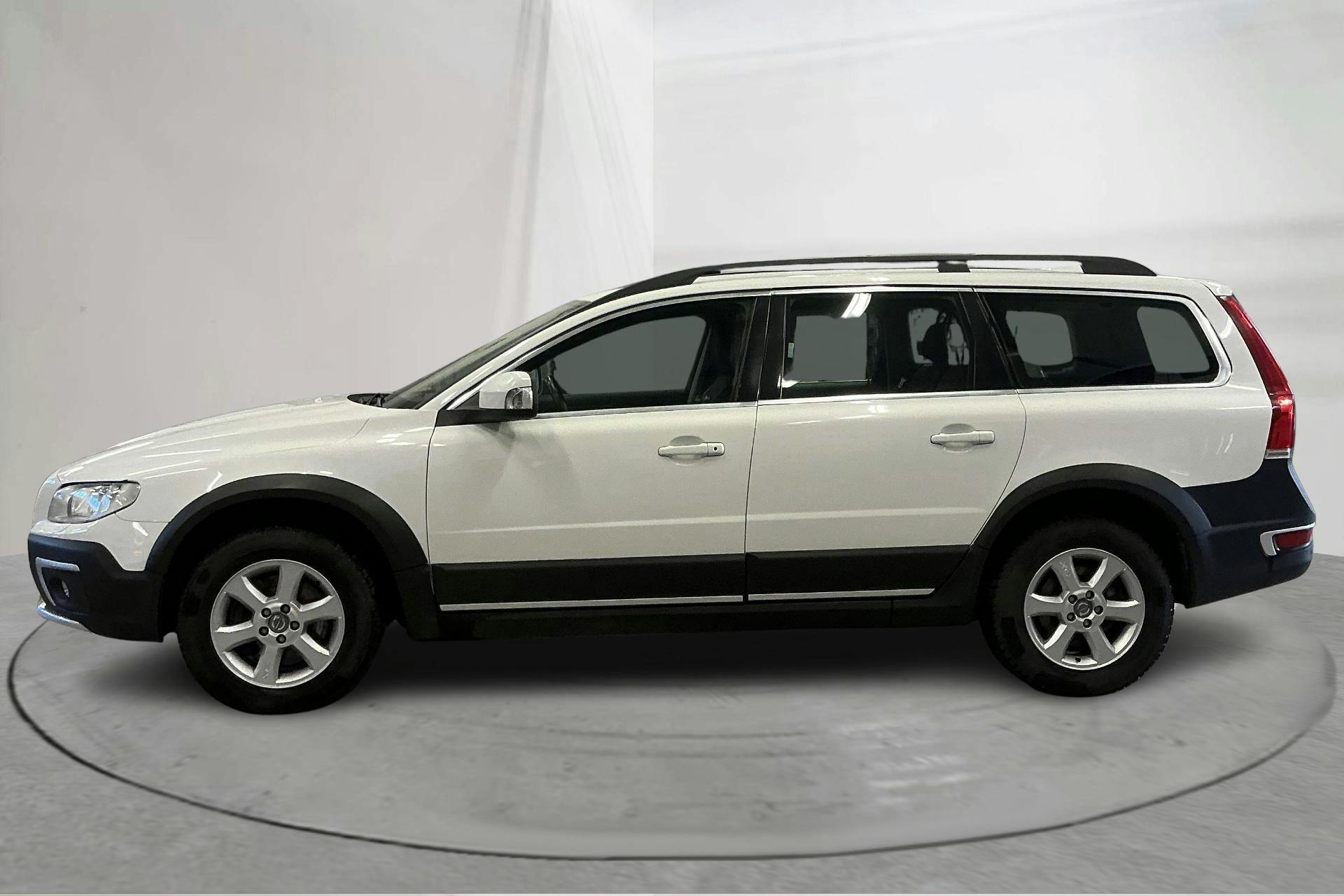 Presentation photo 2 of 18: Volvo XC70 II D4 AWD (181hk) - 253 850 km - Manual - white - 2015