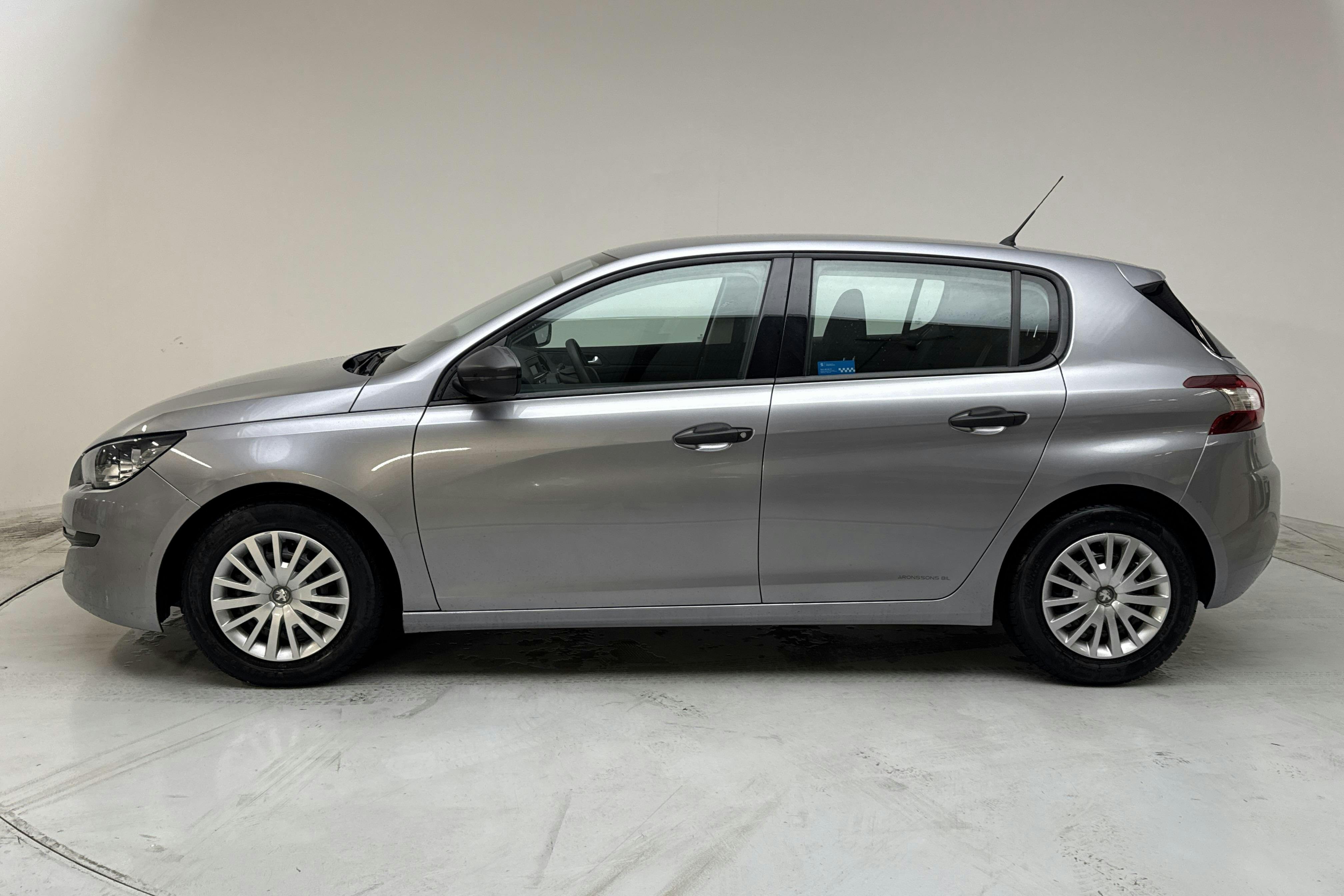 Presentation photo 2 of 13: Peugeot 308 PureTech 5dr (82hk) - 31 770 km - Manual - 2016