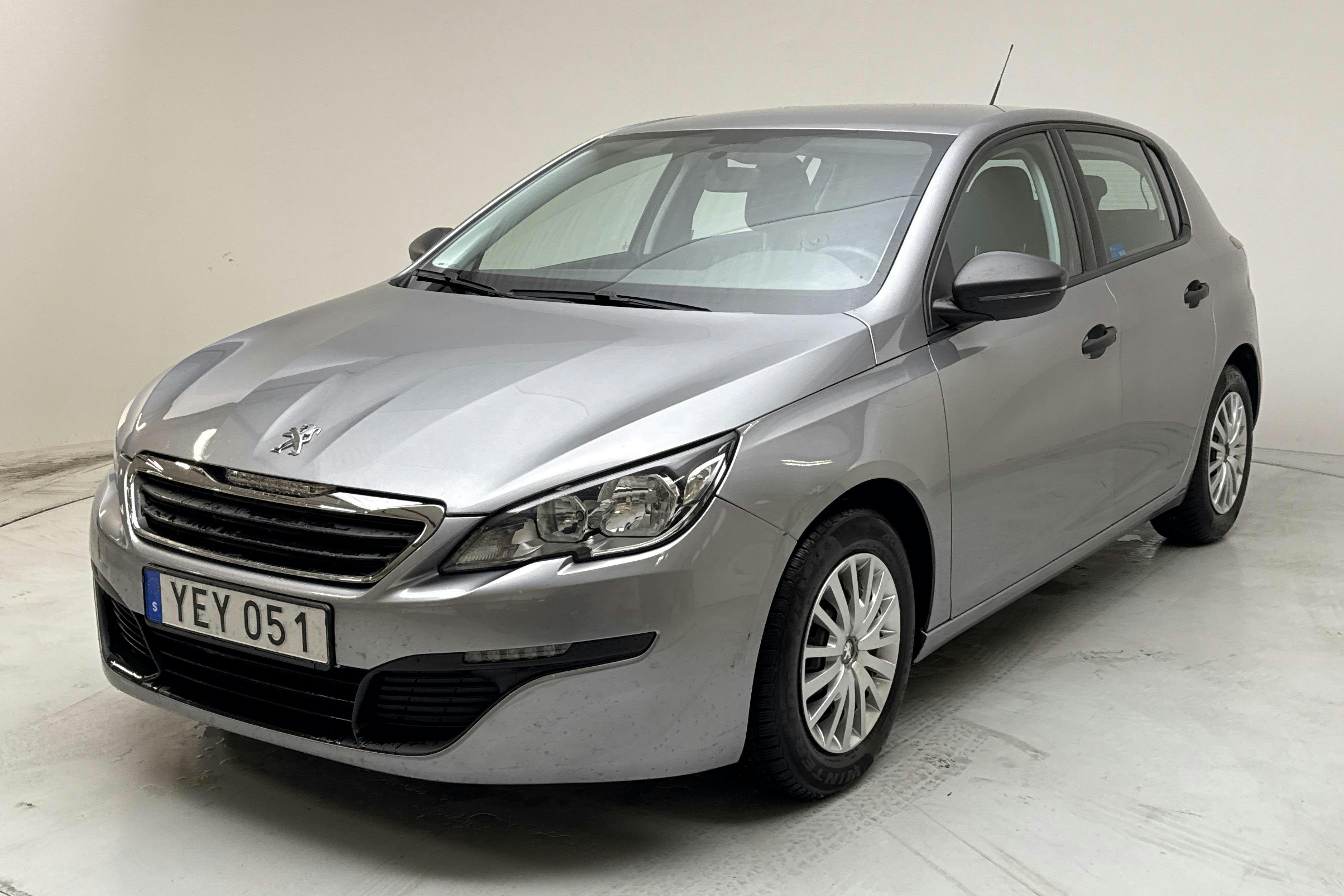 Presentation photo 1 of 13: Peugeot 308 PureTech 5dr (82hk) - 31 770 km - Manual - 2016