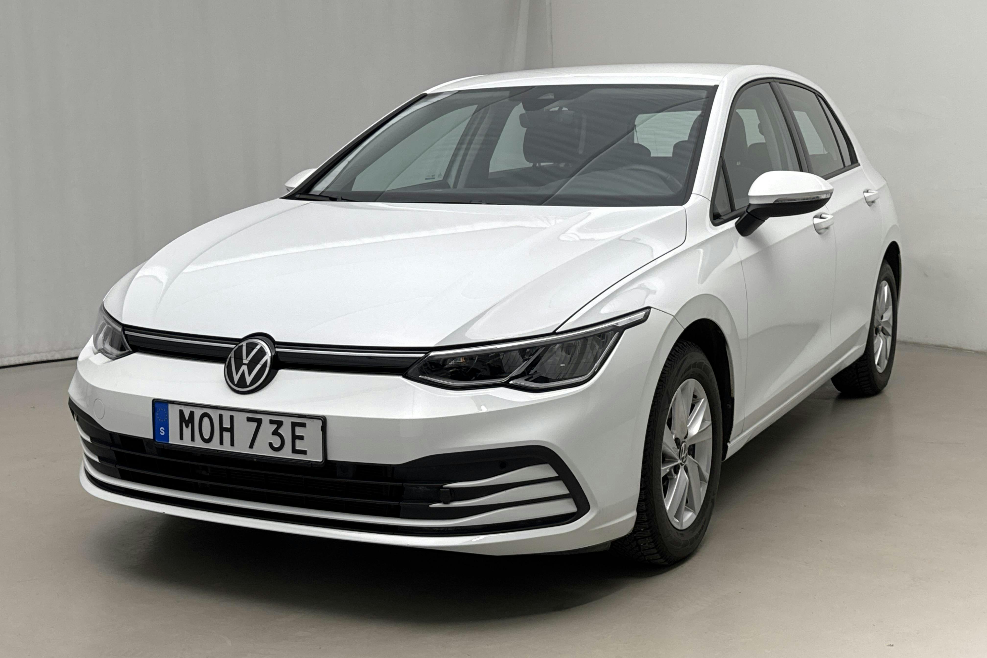 Presentation photo 1 of 19: VW Golf VIII TGI 5dr (130hk) - 21 840 km - Automatic - white - 2022