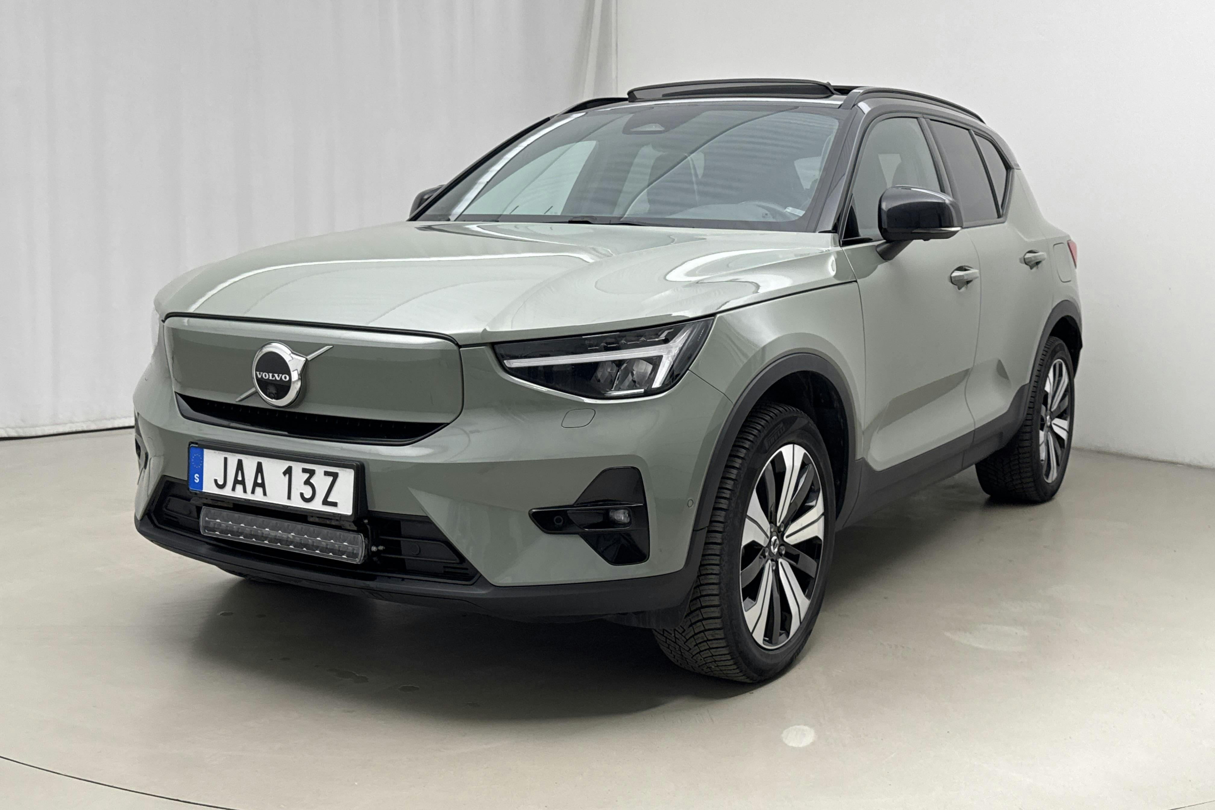 Presentation photo 1 of 26: Volvo XC40 P8 Recharge Twin AWD (408hk) - 86 380 km - Automatic - green - 2023