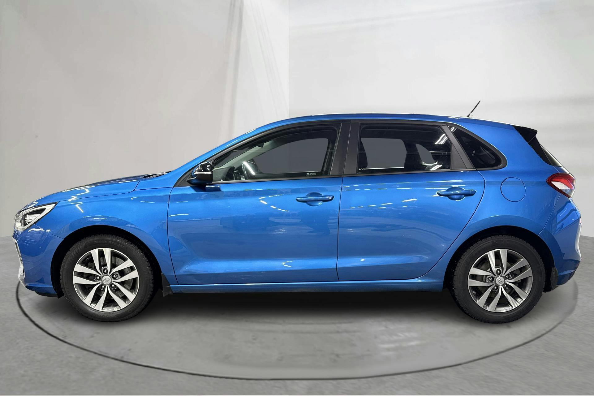 Presentation photo 2 of 14: Hyundai i30 1.0 T-GDi 5dr (120hk) - 165 200 km - Manual - Light Blue - 2018