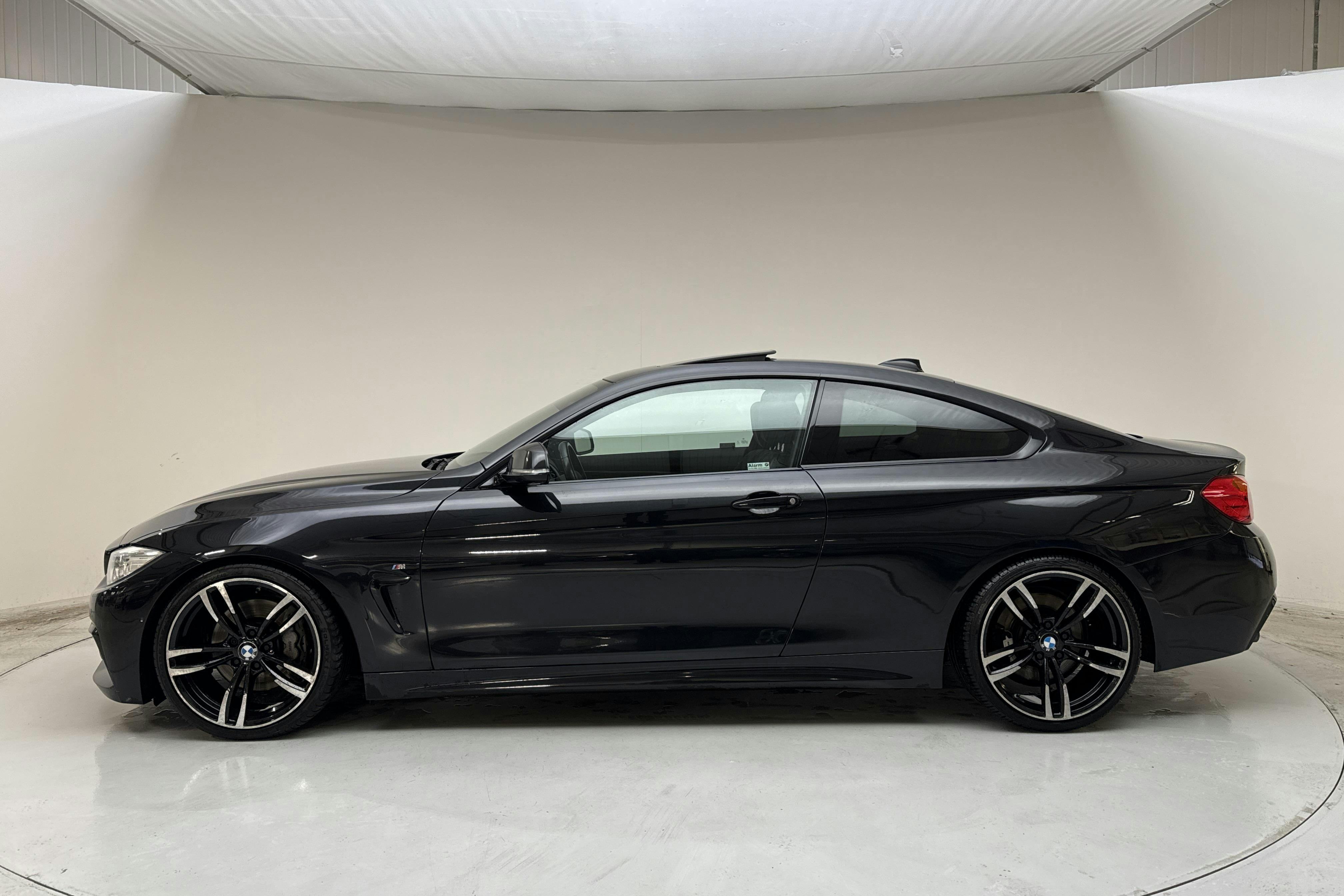 Presentation photo 2 of 16: BMW 435d xDrive Coupé, F32 (313hk) - 236 990 km - Automatic - black - 2014
