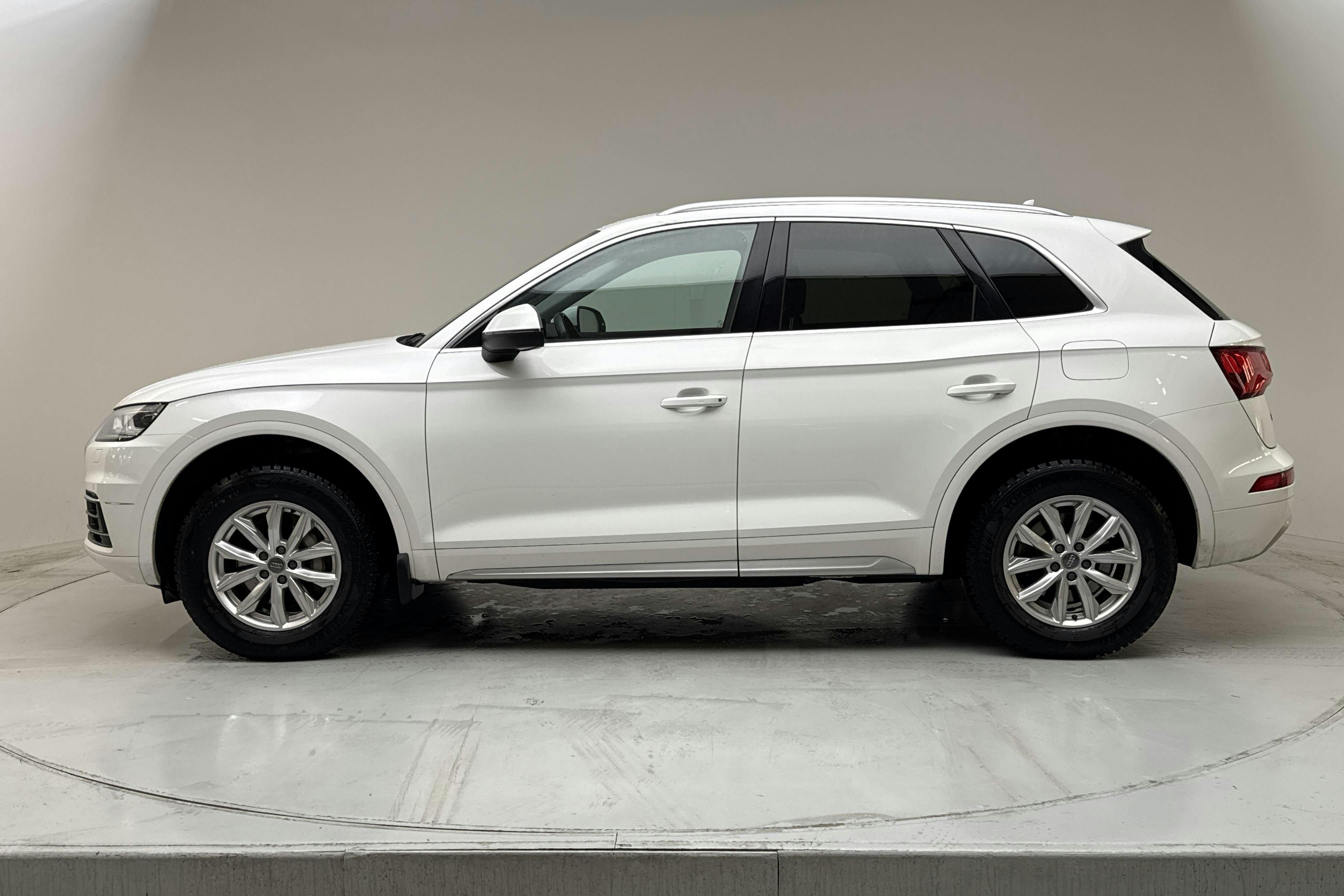 Presentation photo 2 of 15: Audi Q5 50 TFSI e quattro (299hk) - 123 190 km - Automatic - white - 2020