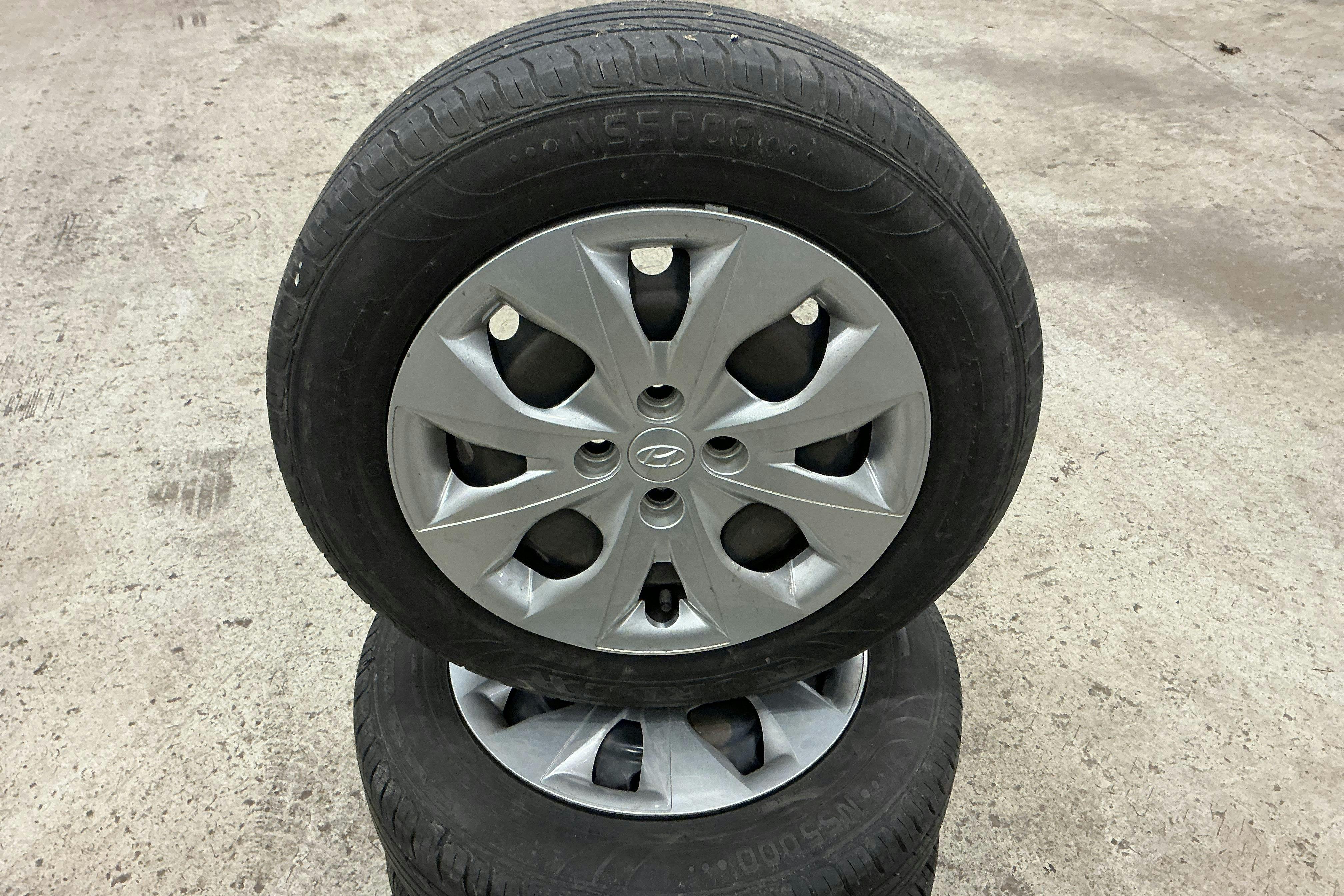 Esittelykuva 13 osoitteesta 13: Hyundai i20 1.2 (84hk) - 179 270 km - Manuaalinen - ruskea - 2016